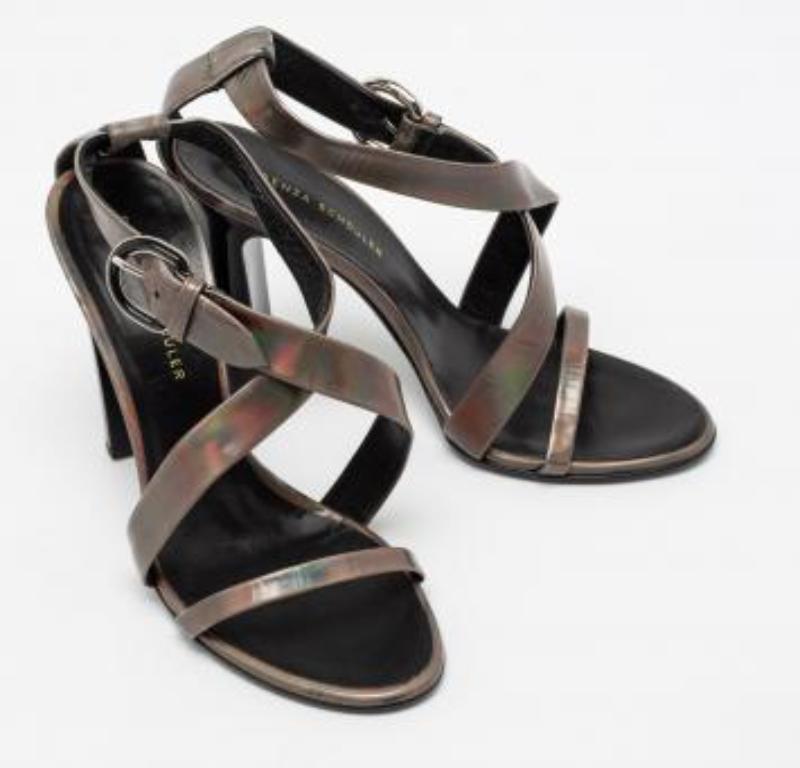 Proenza Schouler Sandali in vernice metallizzata iridescente Taglia 37.5 in vendita 5