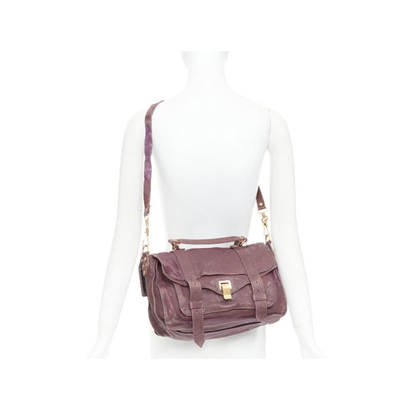 PROENZA SCHOULER PS1 Sac à main moyen à rabat en cuir violet et or
Référence : MECG/A00232
Marque : Proenza Schouler
Modèle : PS1
MATERIAL : Cuir
Couleur : violet, or
Motif : Solide
Fermeture : Turnlock
Doublure : Tissu gris
Détails supplémentaires