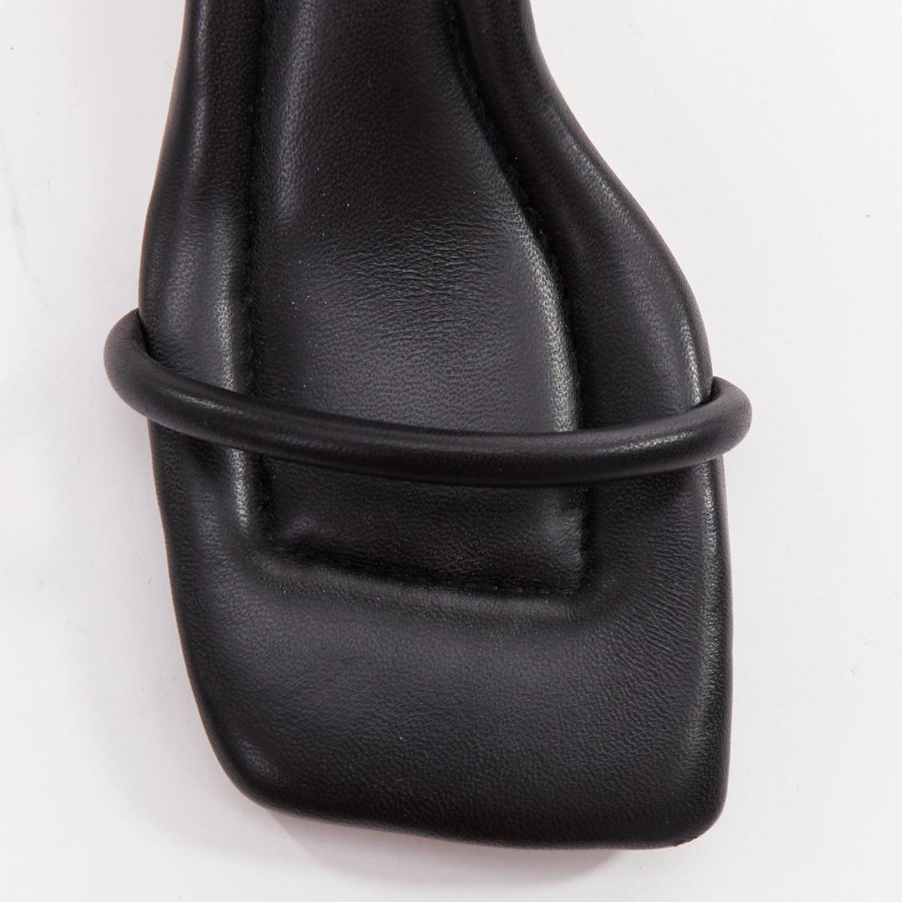 PROENZA SCHOULER Sofia Sandalias acolchadas de eslabones de cadena dorada y piel negra EU35 en venta 4