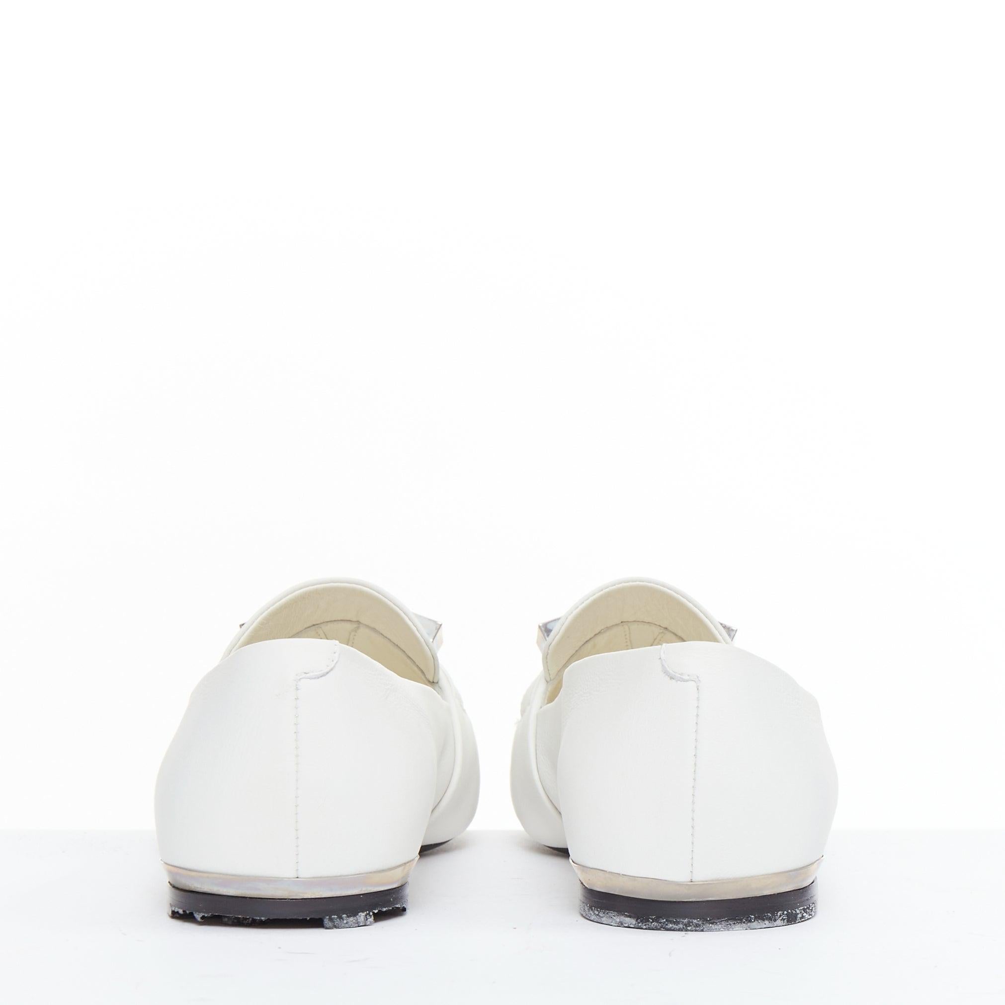PROENZA SCHOULER chaussures plates en cuir lisse blanc, ornées de la signature argentée, EU39 Pour femmes en vente