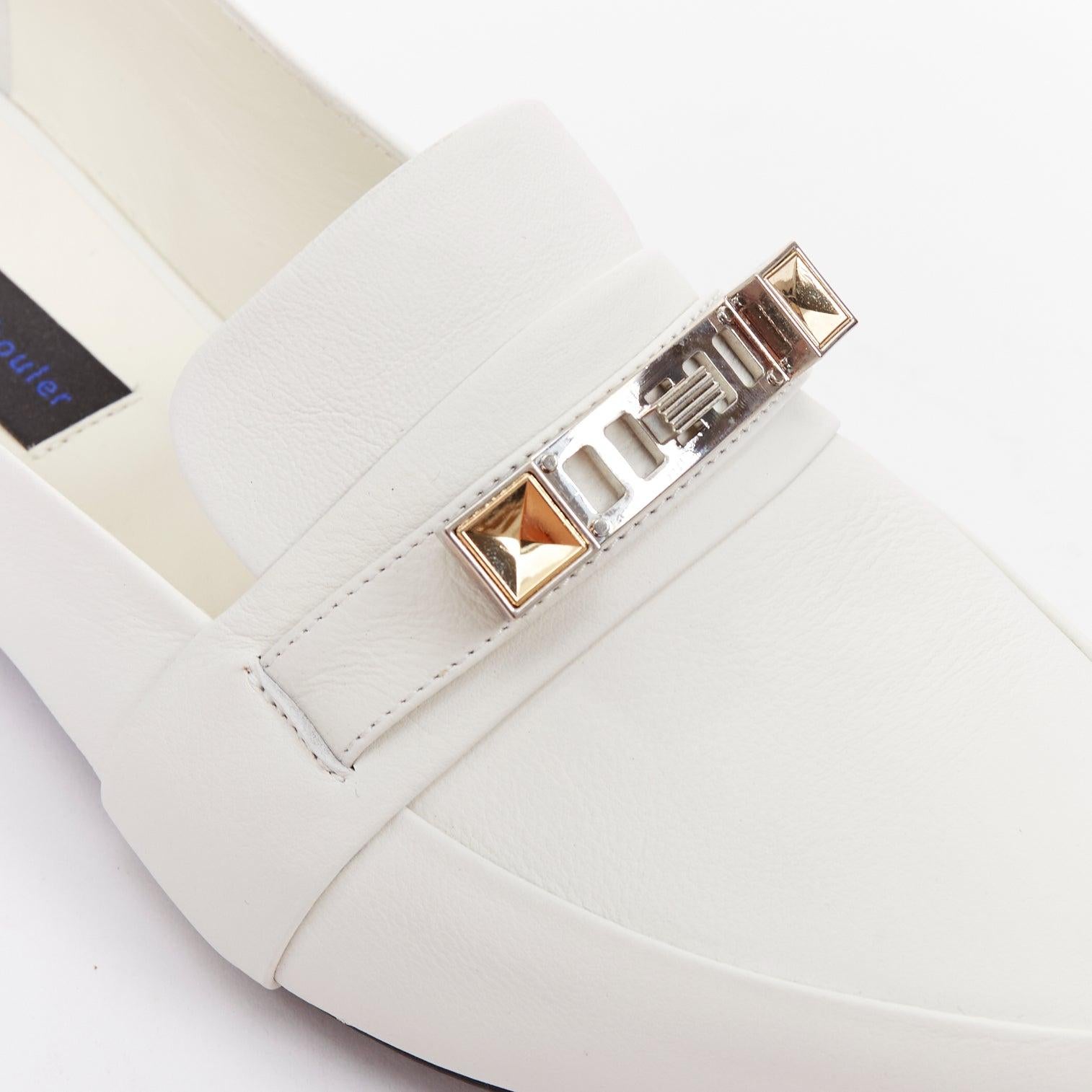 PROENZA SCHOULER chaussures plates en cuir lisse blanc, ornées de la signature argentée, EU39 en vente 2