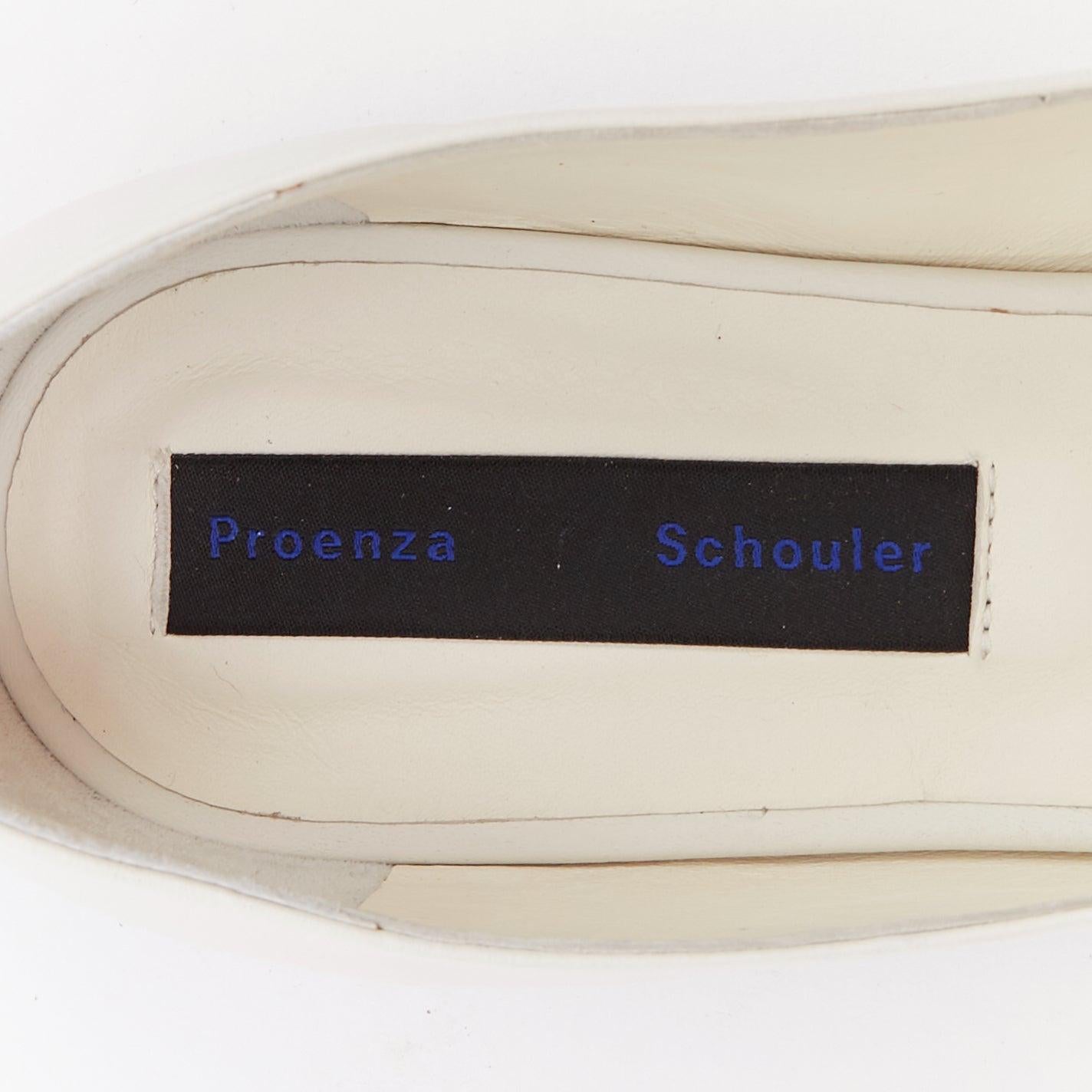 PROENZA SCHOULER chaussures plates en cuir lisse blanc, ornées de la signature argentée, EU39 en vente 4