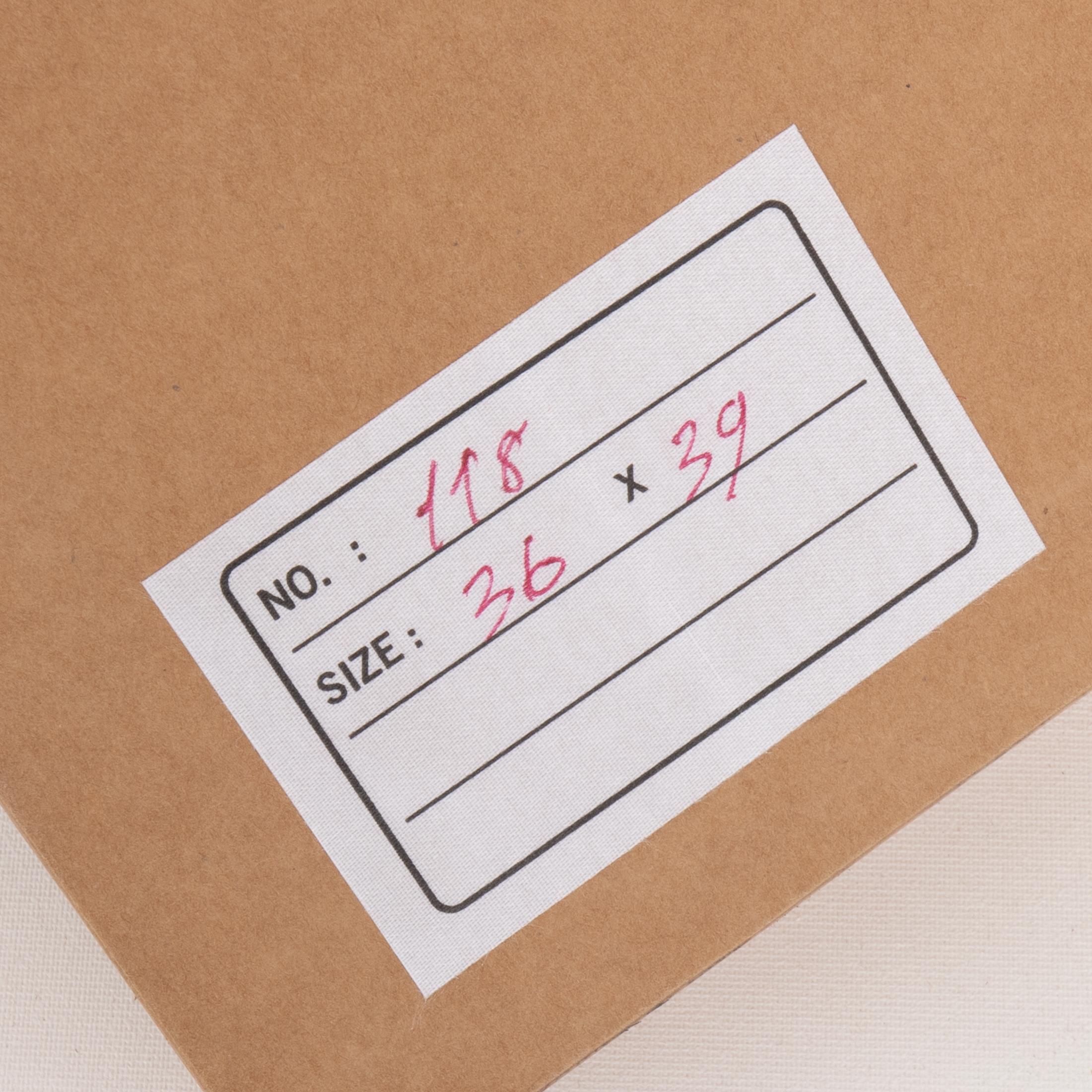 Professionell gerahmtes antikes osmanisches türkisches Stickerei-Fragment, 19. Jahrhundert. (Seide)