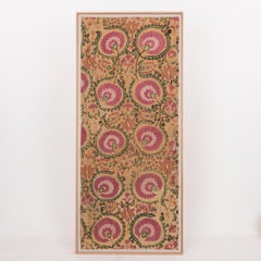 Fragmento Suzani Antiguo Enmarcado Profesionalmente, Siglo XIX.