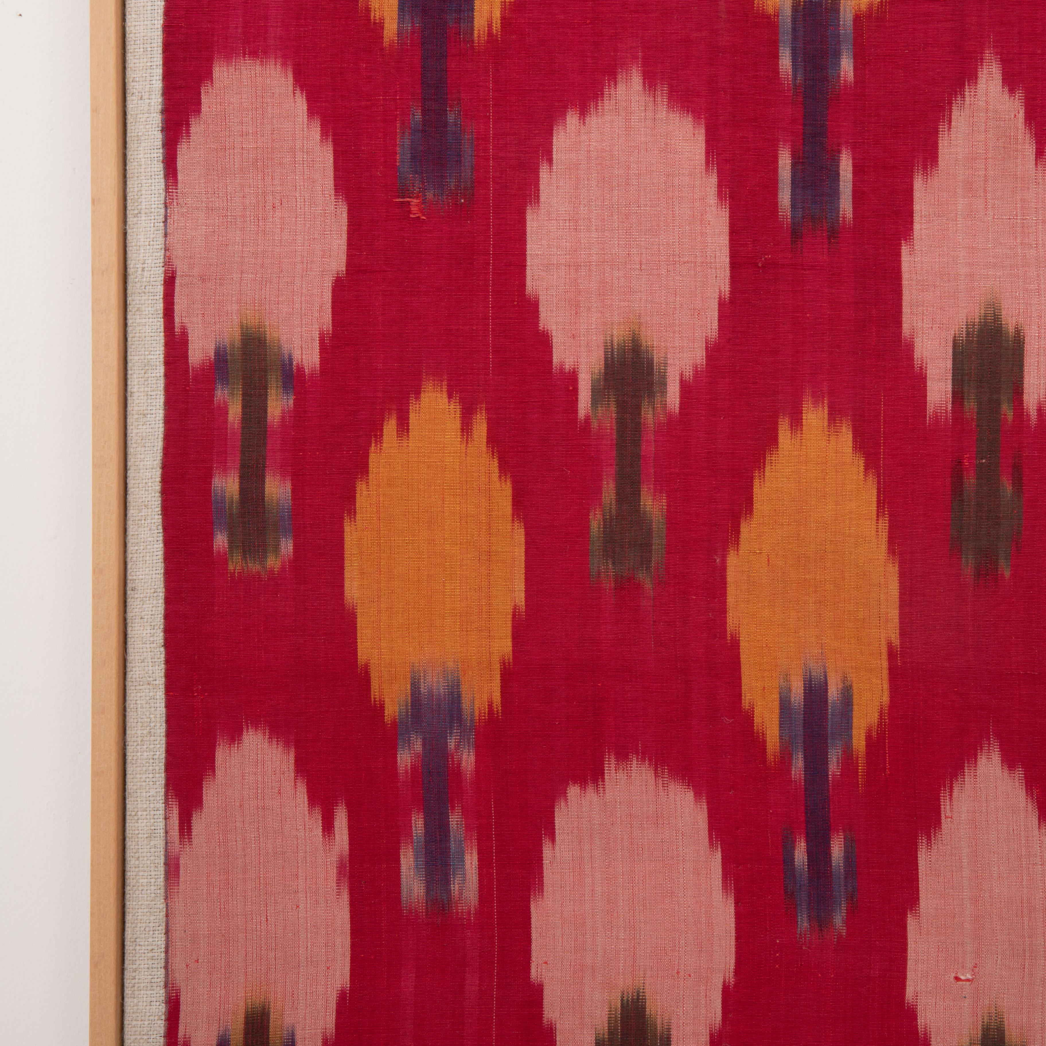Professionally Framed Ikat Fragment, Tajikistan, Early 20th C. In Good Condition For Sale In Istanbul, TR