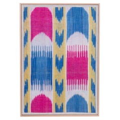 Professionell gerahmtes Ikat-Fragment aus Seide und Baumwolle, Usbekistan, 20. Jahrhundert.
