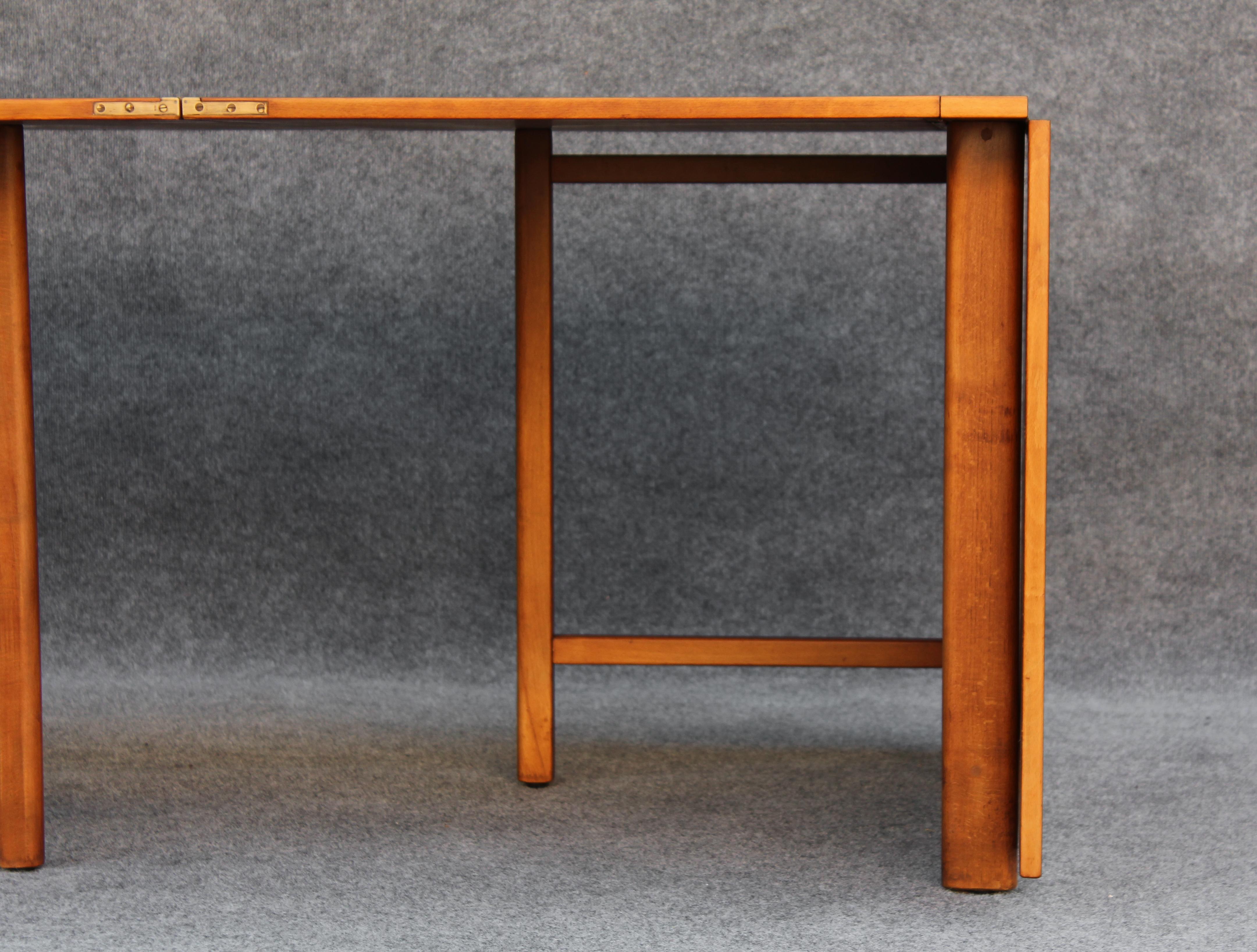 Professionally Restored Bruno Mathsson 'Maria' Folding Table in Walnut, 1950s 10