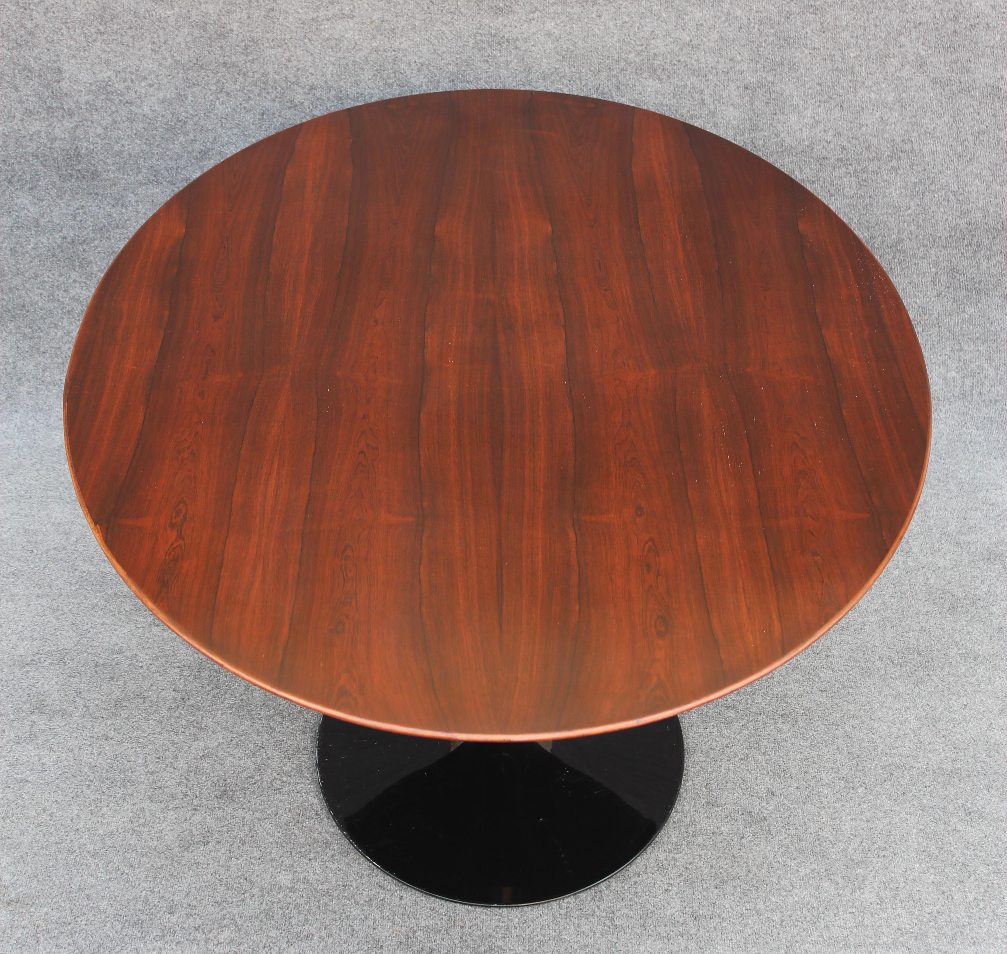 Professionally Restored Eero Saarinen for Knoll Rare Rosewood Tulip Dining Table In Good Condition In Philadelphia, PA
