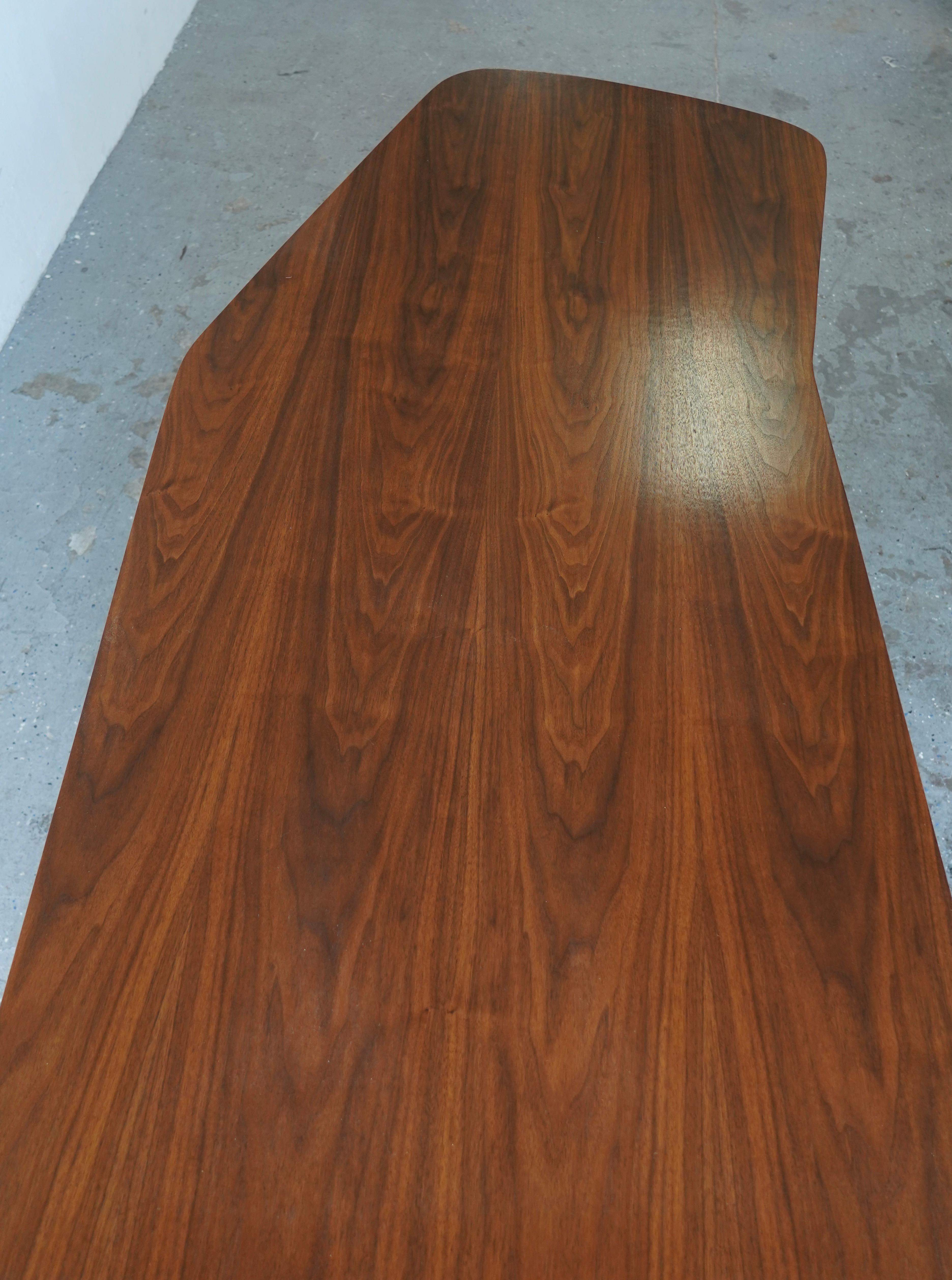 Professionally Restored Mid-Century Modern Boomerang Executive Walnut Desk For Sale 2