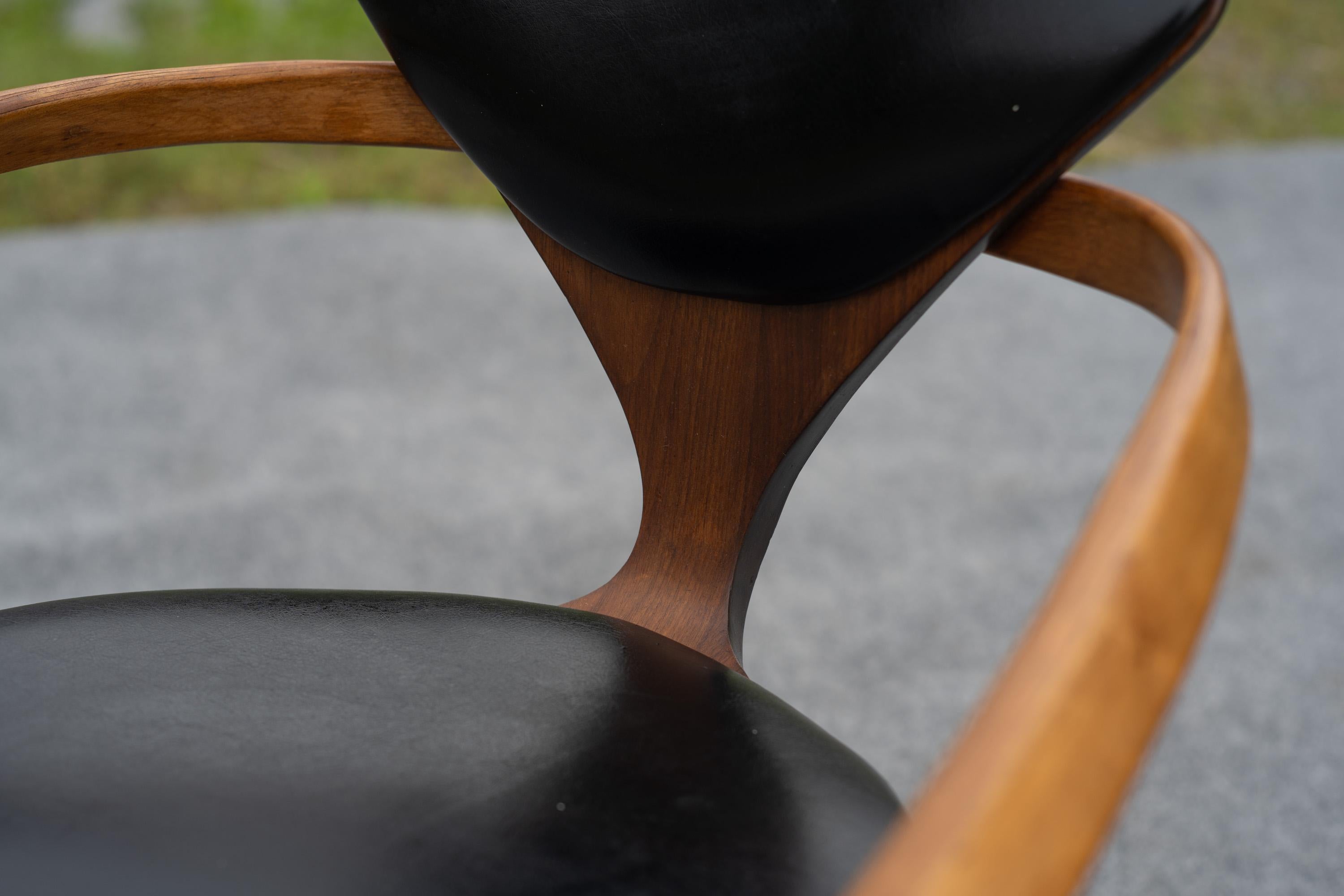 Professionally Restored Norman Cherner Plycraft Pretzel Walnut & Black Armchairs For Sale 6
