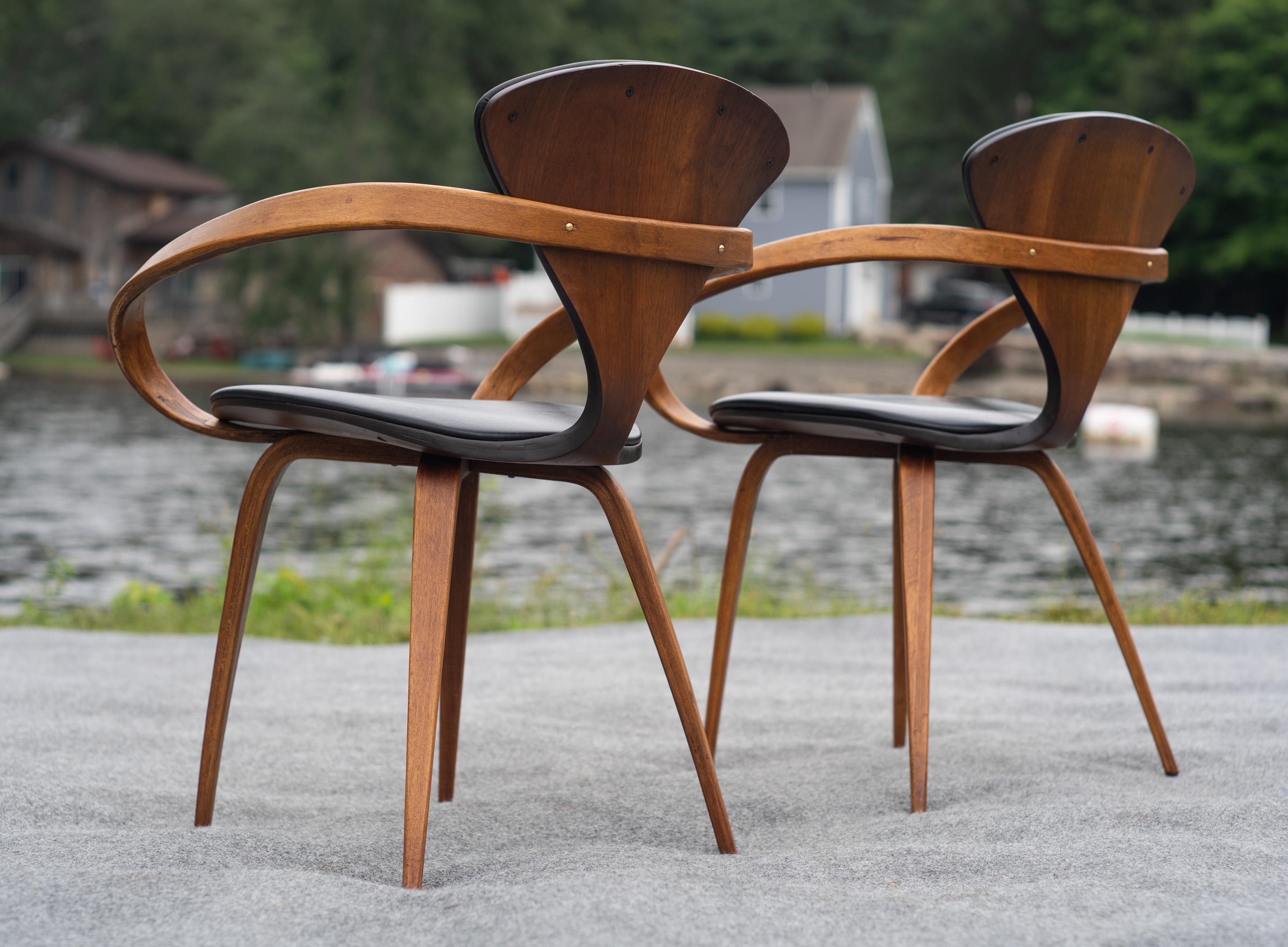 Professionally Restored Norman Cherner Plycraft Pretzel Walnut & Black Armchairs For Sale 10