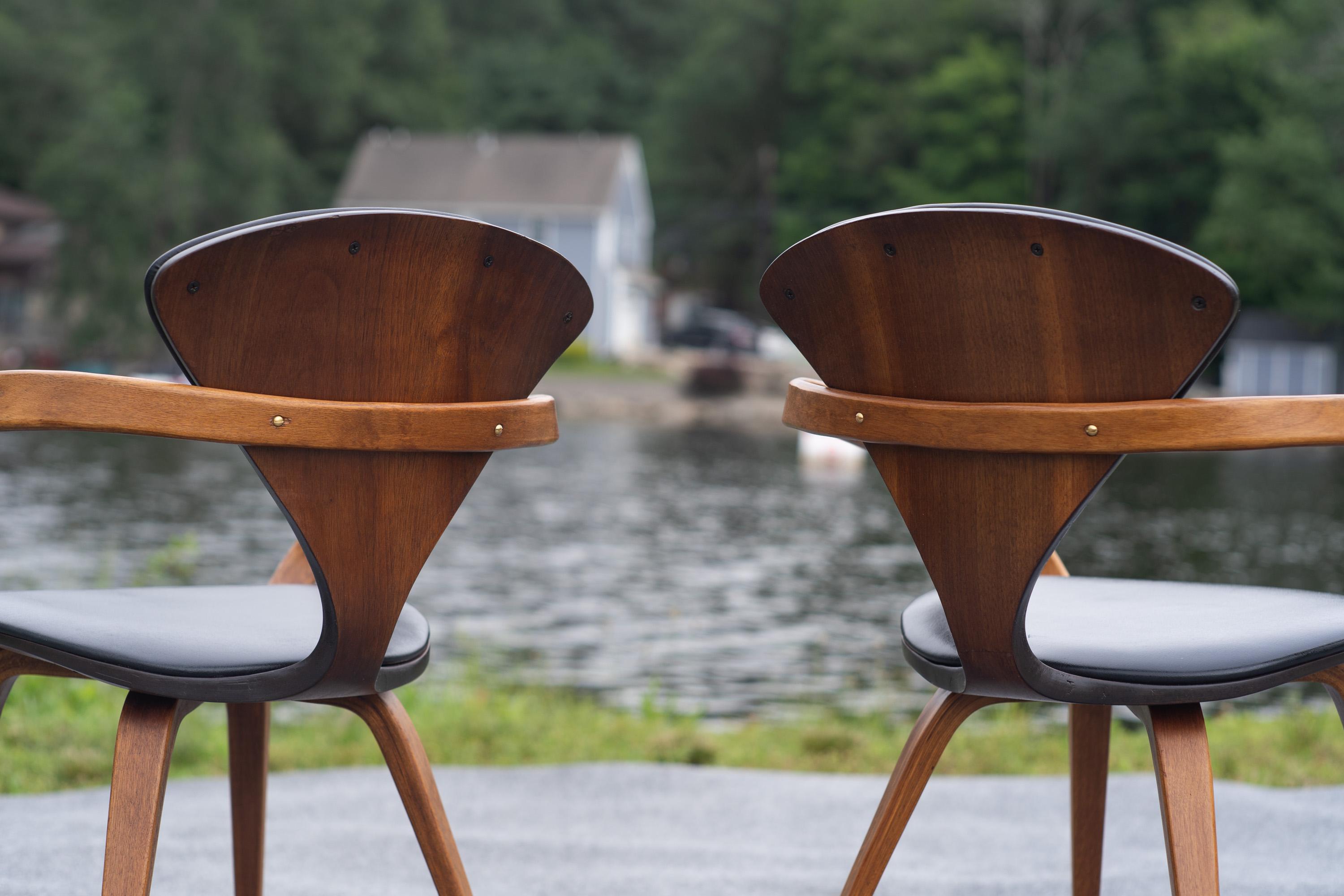 Professionally Restored Norman Cherner Plycraft Pretzel Walnut & Black Armchairs For Sale 11
