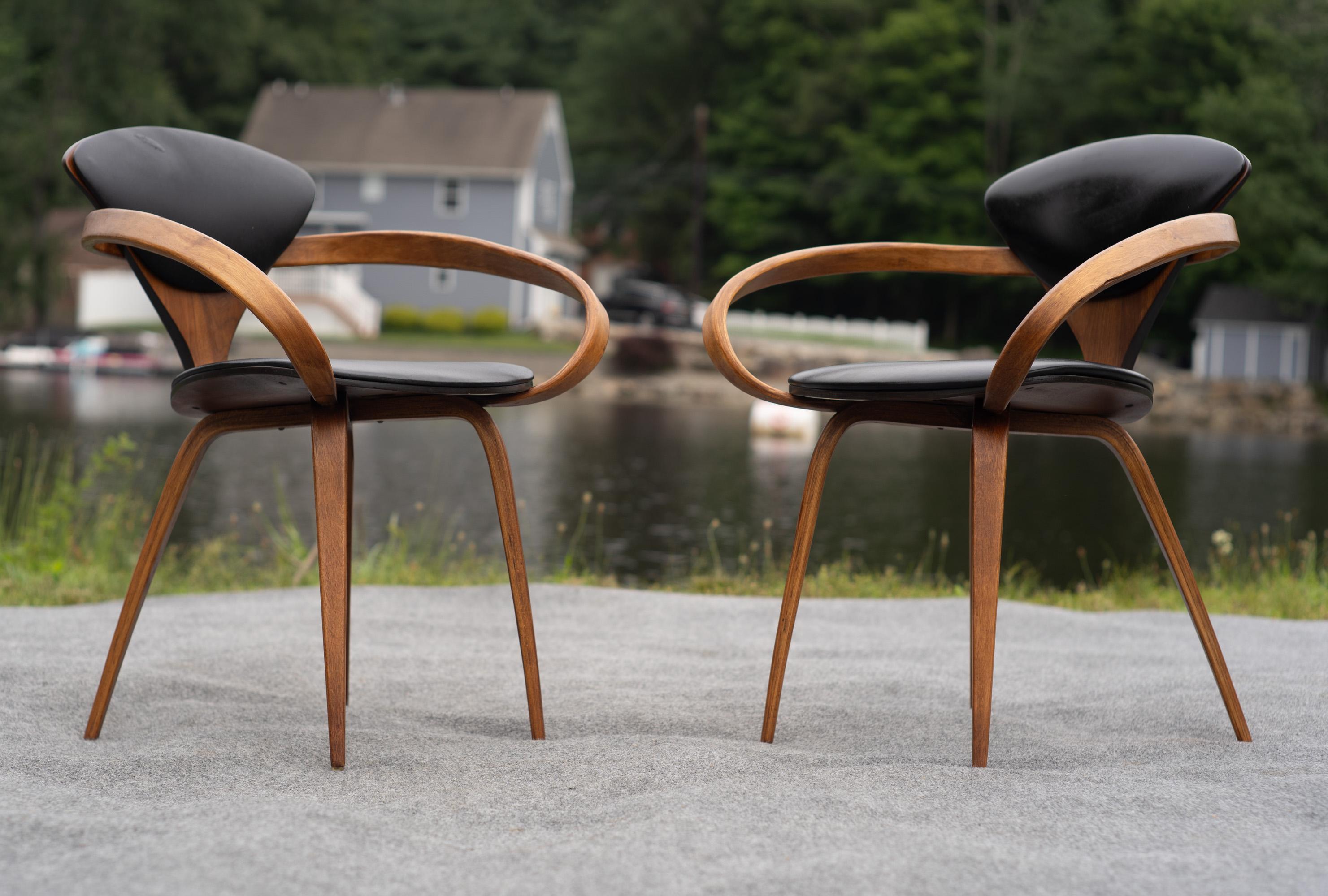 Professionally Restored Norman Cherner Plycraft Pretzel Walnut & Black Armchairs For Sale 2