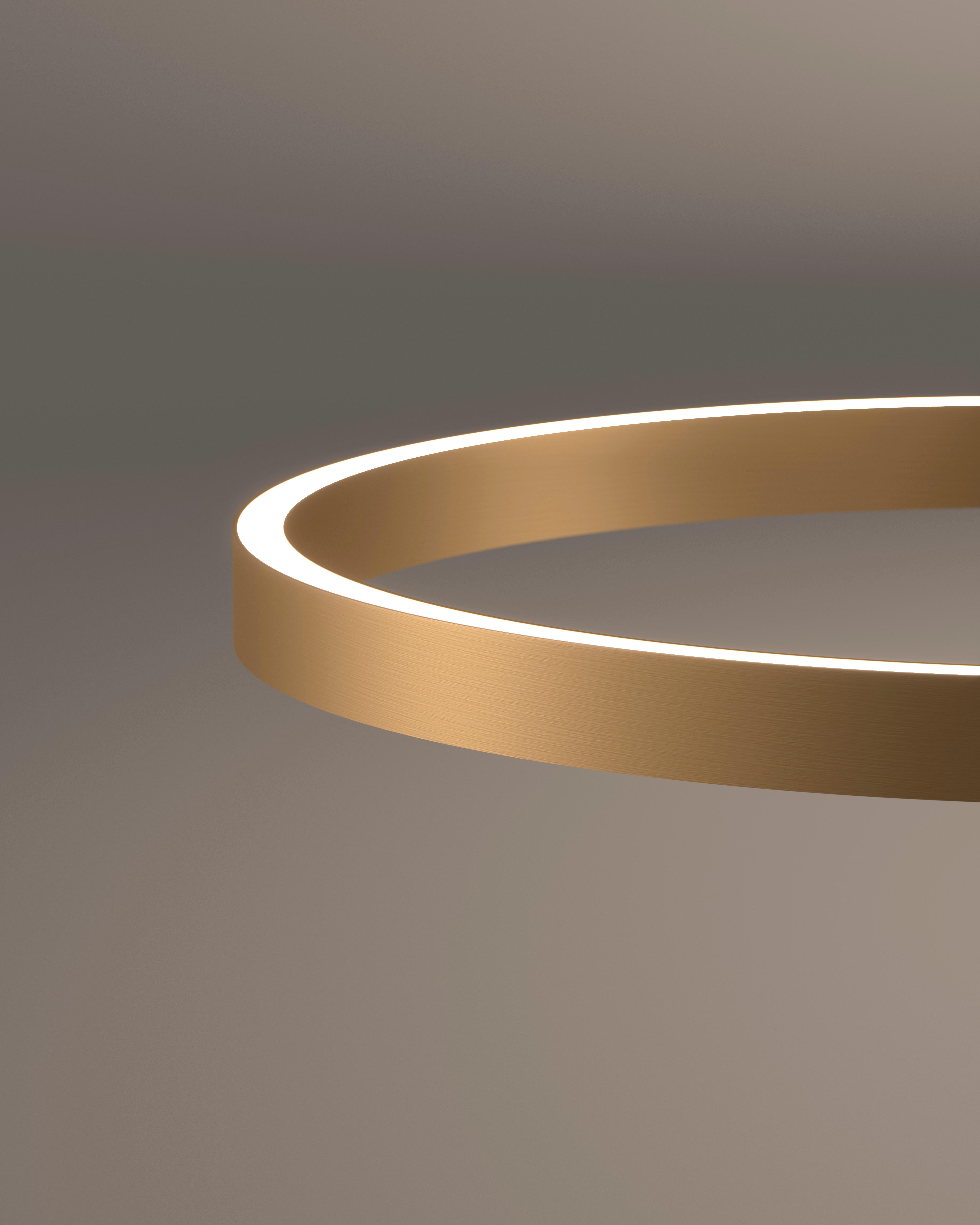 Lampada a sospensione Profile 60 di Euroluce Lampadari
Dimensioni: Ø 60 x H. 4 cm.
Materiali: Metallo e silicone.
Model: Sistema Up & Up.

Disponibile in diversi colori. È possibile richiedere Profile monoluce con luce diretta verso il basso. 