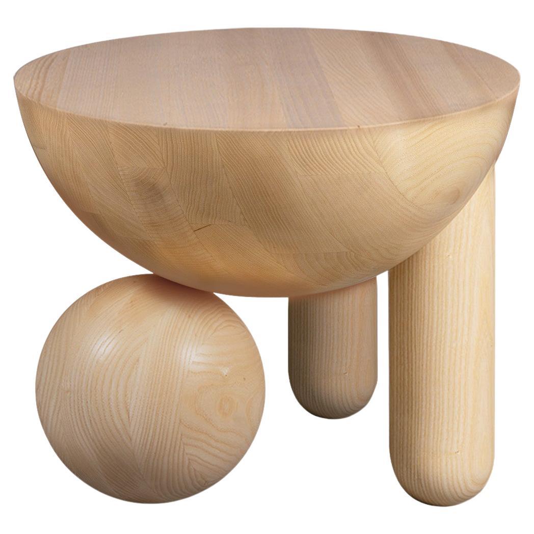 Mesa de centro pequeña Profiterole de Lara Bohinc en madera acabado natural, en stock