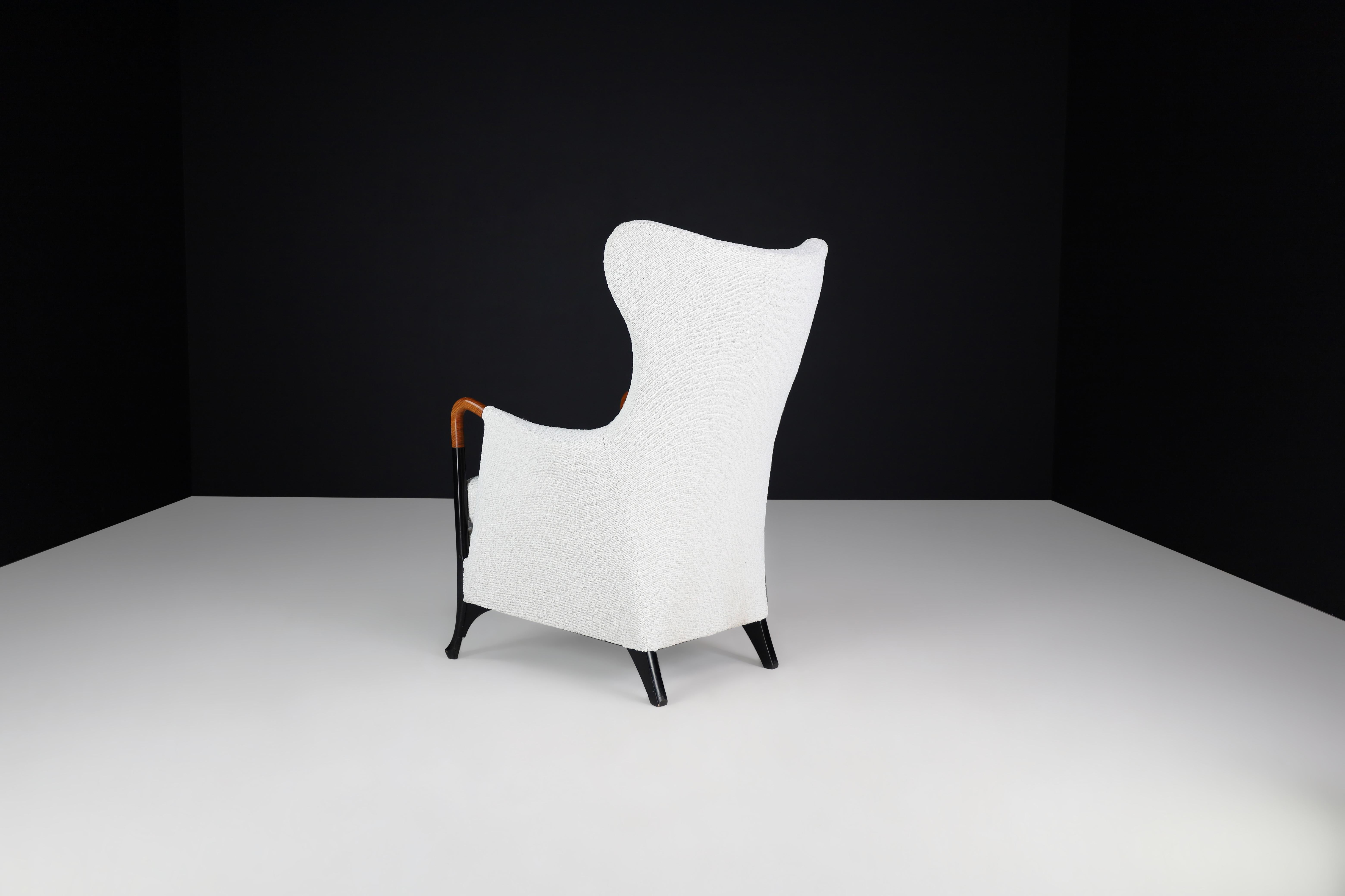 Progetti Wingback Chair by Umberto Asnago for Giorgetti in Bouclé Fabric. 3