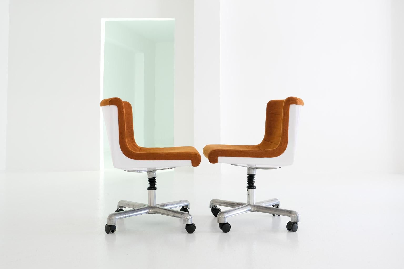 Italian Progress Swivel Office Chairs by Hans von Klier & Ettore Sottsass for Poltronova For Sale