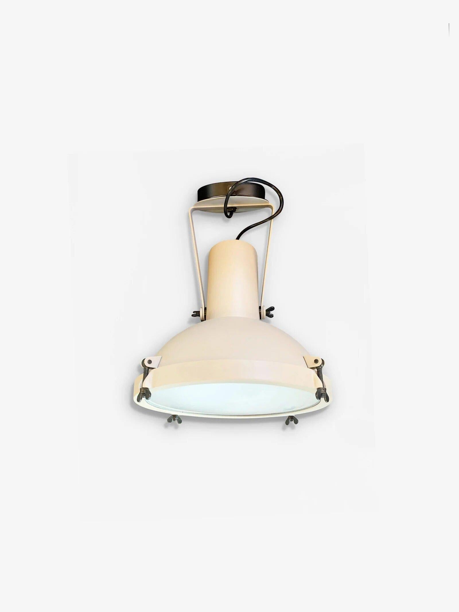 Projecteur 365 Wall Light In New Condition For Sale In Sag Harbor, NY