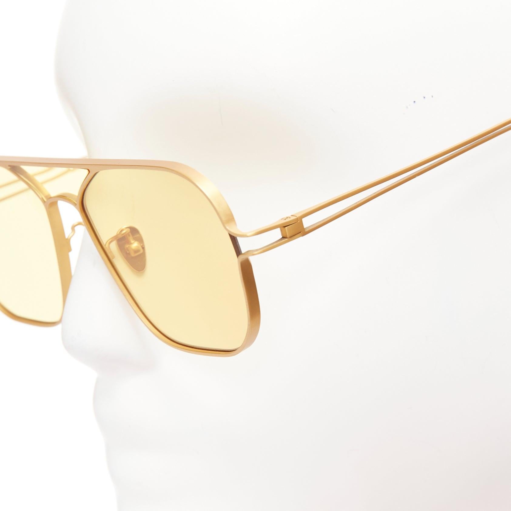 PROJEKT PRODUKT Regina Pyo RP-09 Lunettes de soleil aviateur carrées or mat jaune en vente 1
