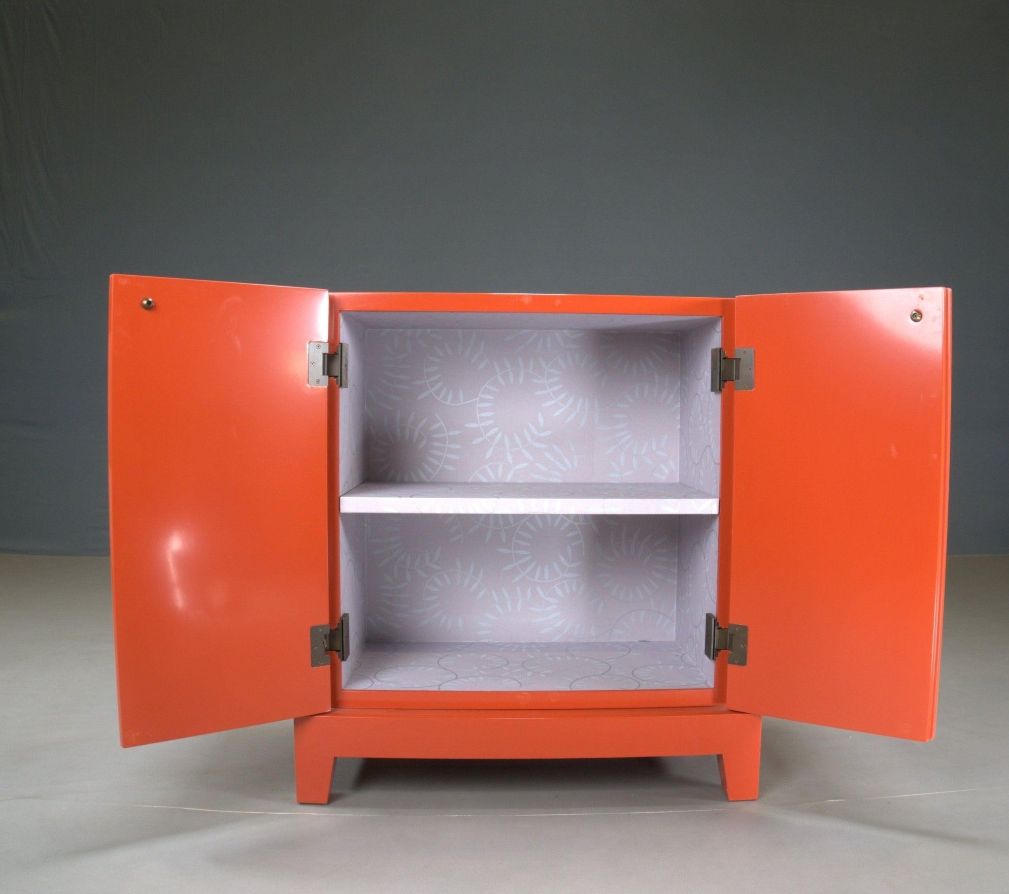 Promemoria Orangefarbener Amarcord-Schrank von Romeo Sozzi (Moderne)