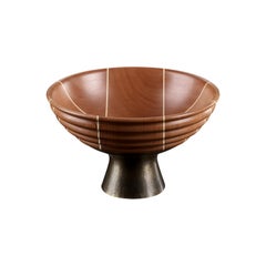 Petit vase Coppetta de Promemoria en bronze, bois de poire et bois d'érable de Romeo Sozzi