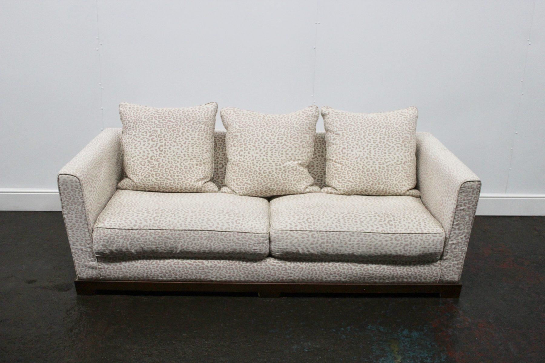Promemoria “Wanda” 2.5-Seat Sofa in Leopard-Print Fabric In Good Condition For Sale In Barrowford, GB