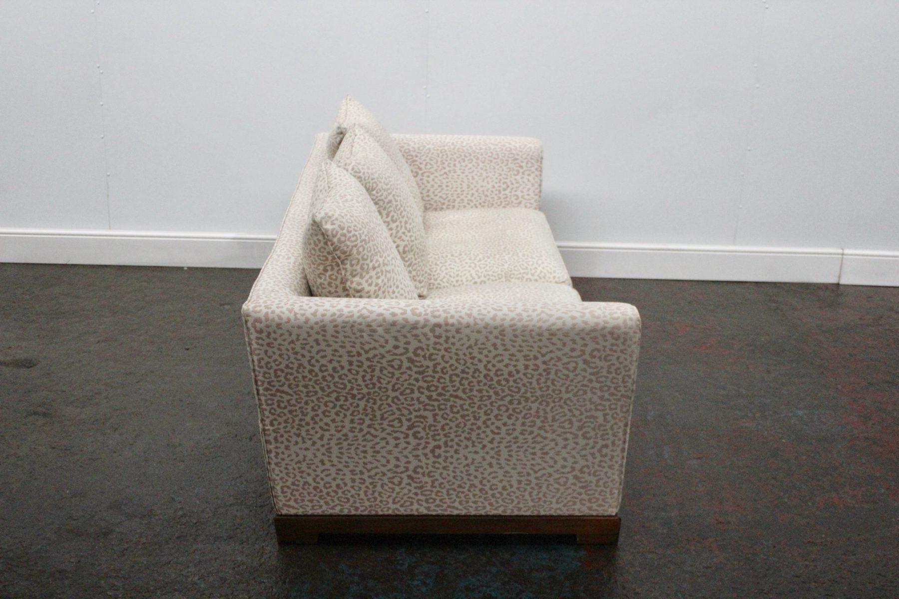 Promemoria “Wanda” 2.5-Seat Sofa in Leopard-Print Fabric For Sale 2