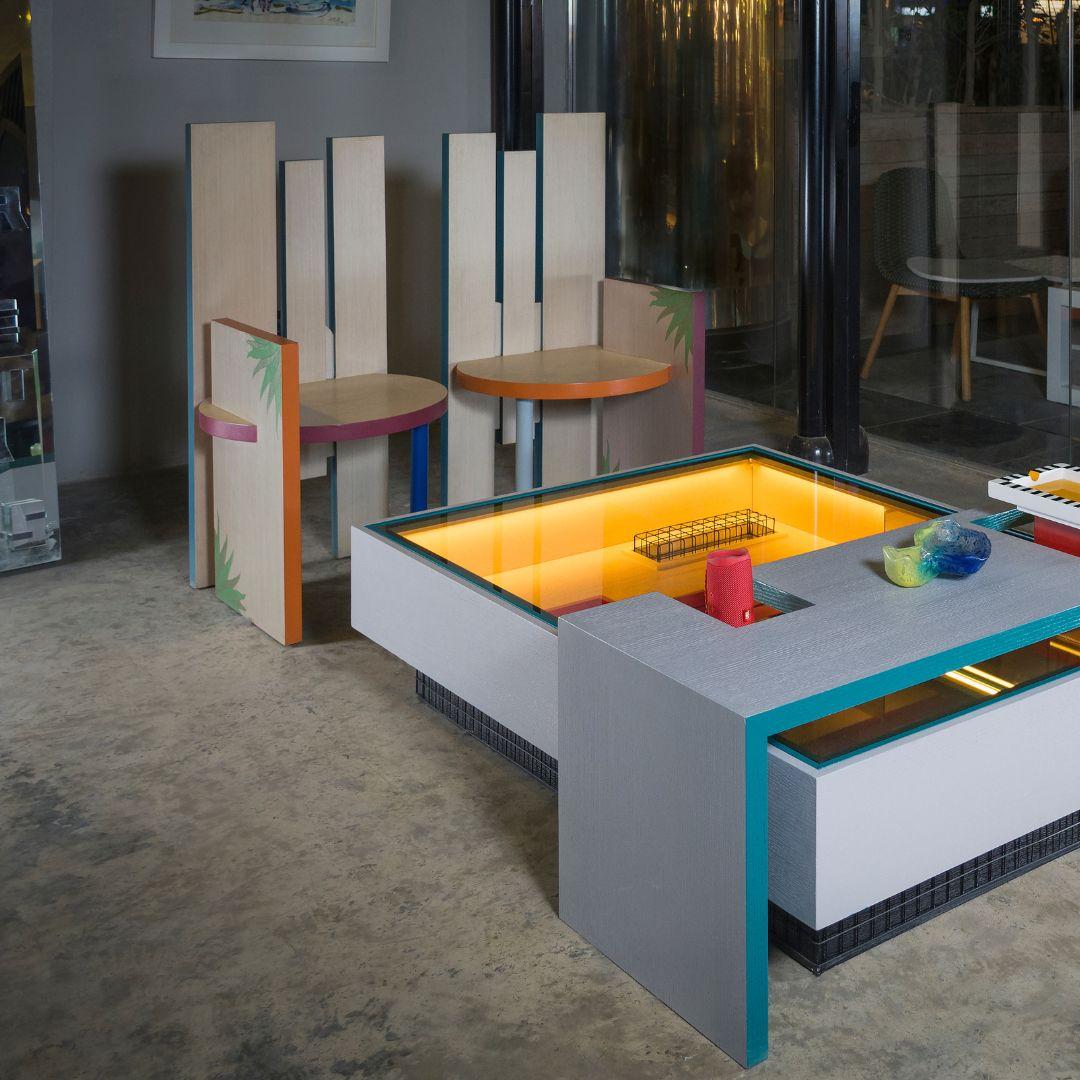 Promesse -  Chaises en bois et placage multicolore en vente 2