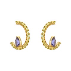 Prong Hoop Earrings in 18kt Yellow Gold with Iolite and Peridot in Stock