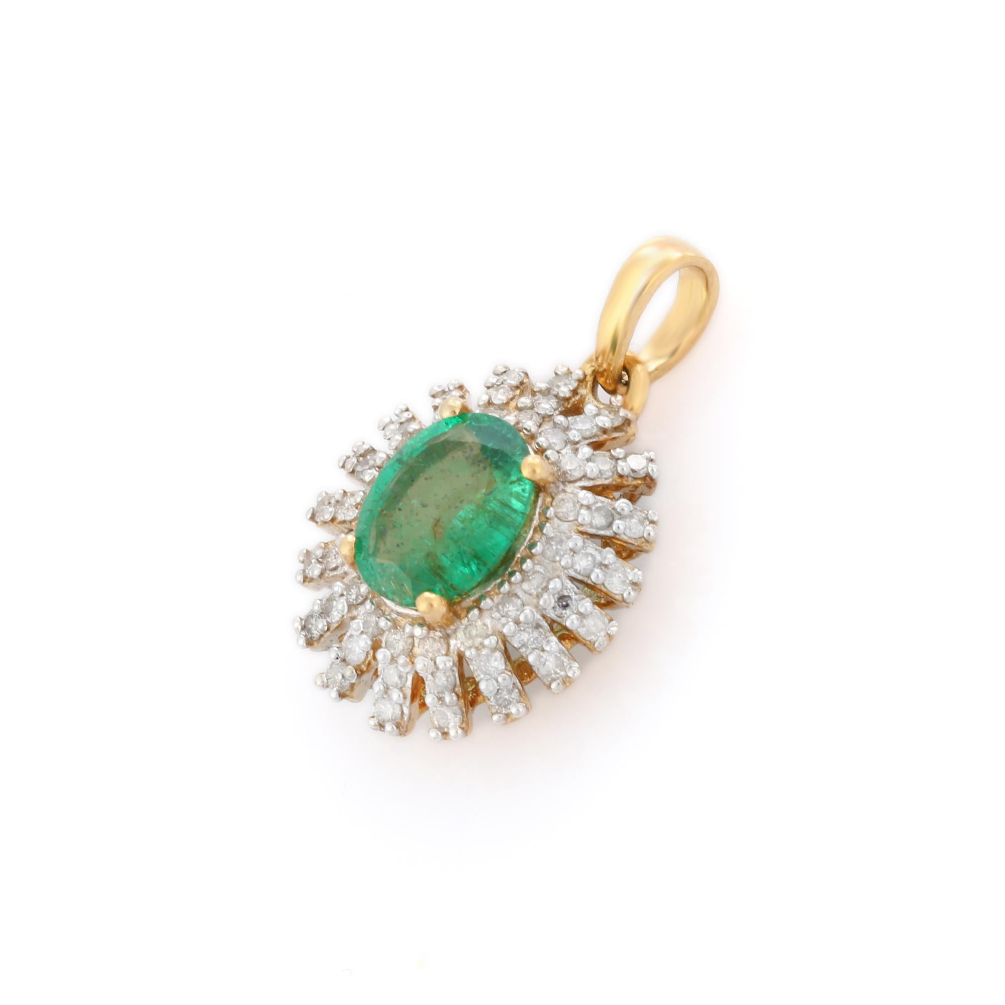 Pendentif en or jaune 14 carats avec émeraude de 1,66 carat sertie à la griffe et diamants Neuf - En vente à New York, NY