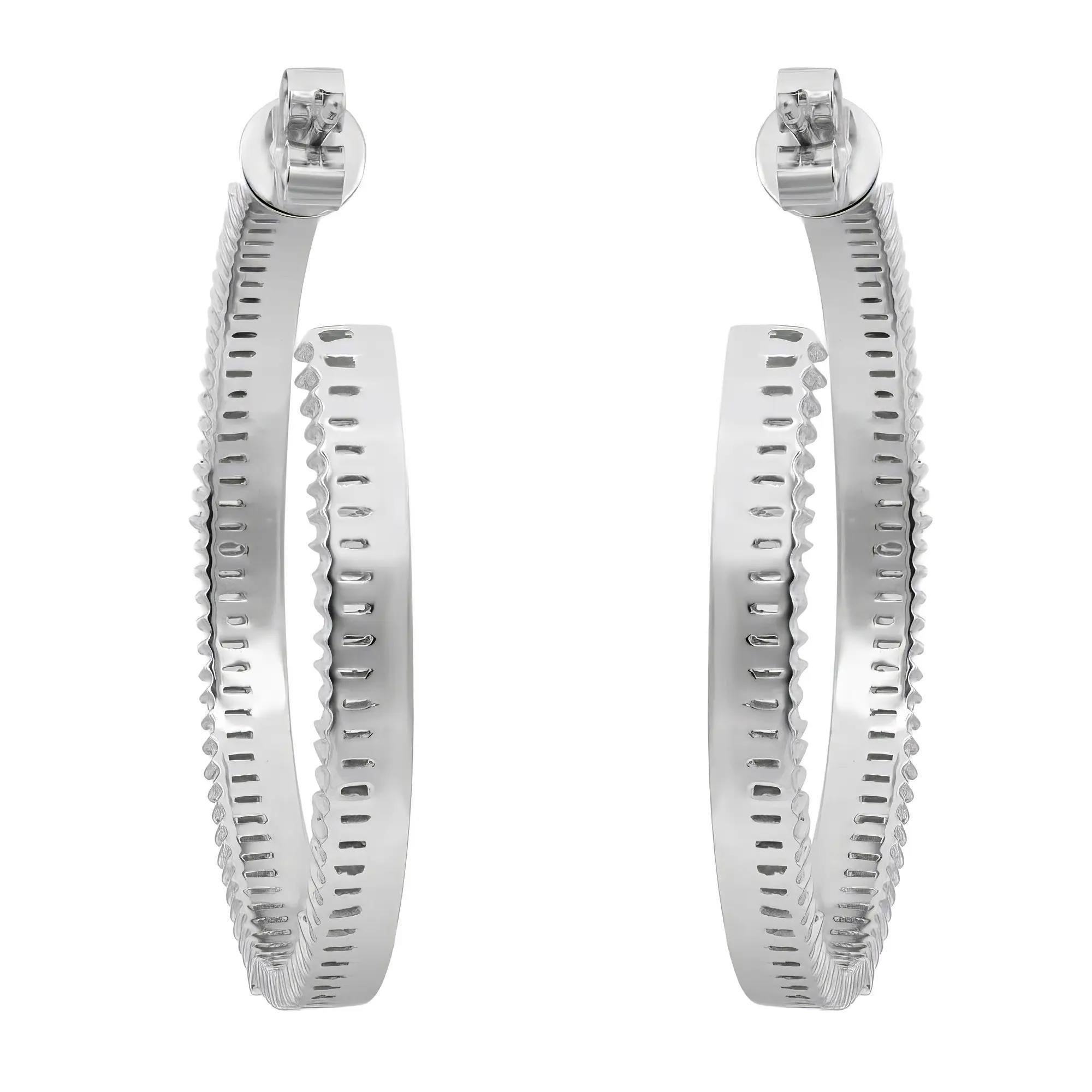 Baguetteschliff-Diamant-Reifenohrringe 18K Weißgold 2,81Cttw im Zustand „Neu“ im Angebot in New York, NY