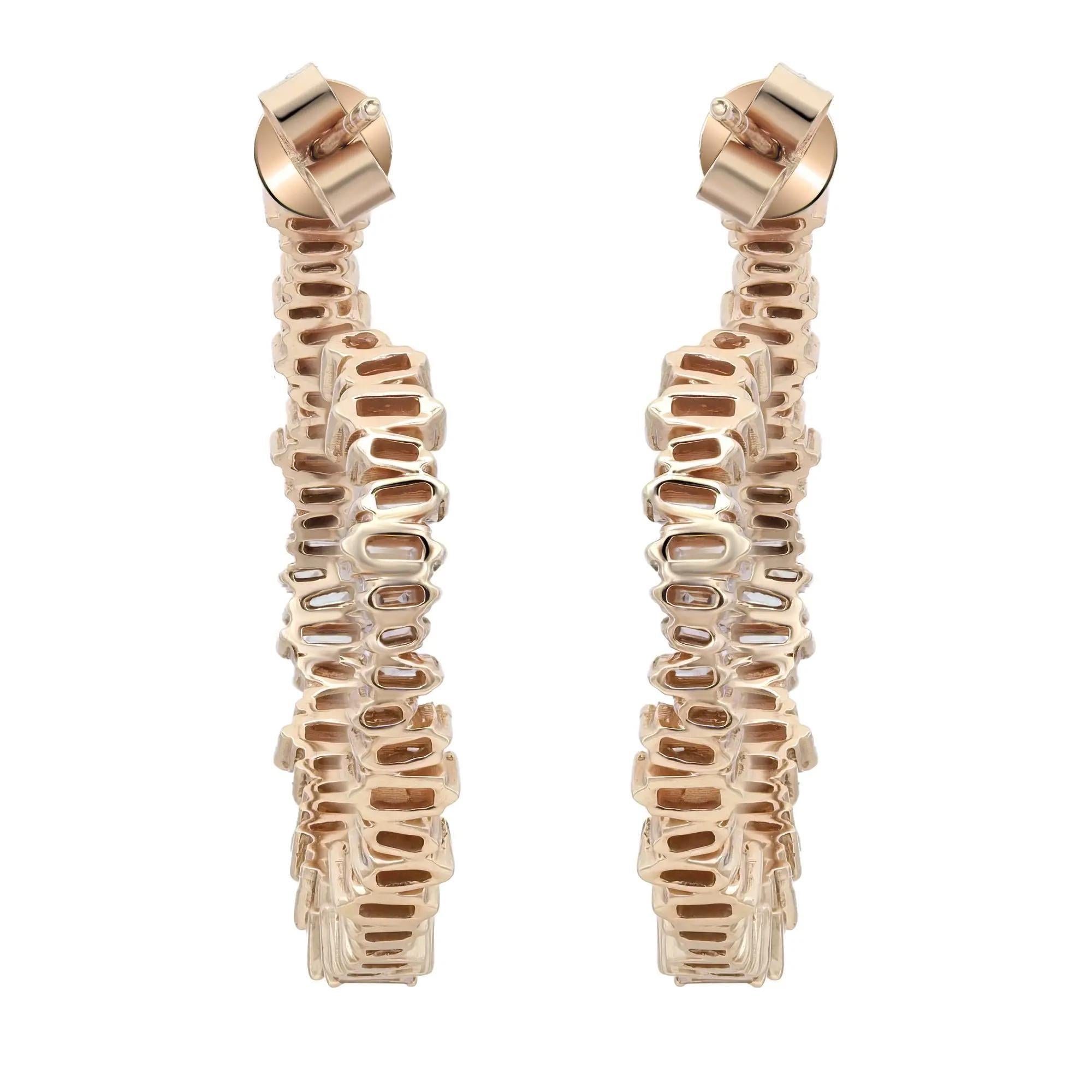 Moderne Boucles d'oreilles en or jaune 14K serties de diamants baguettes à l'intérieur des anneaux 2.87Cttw en vente
