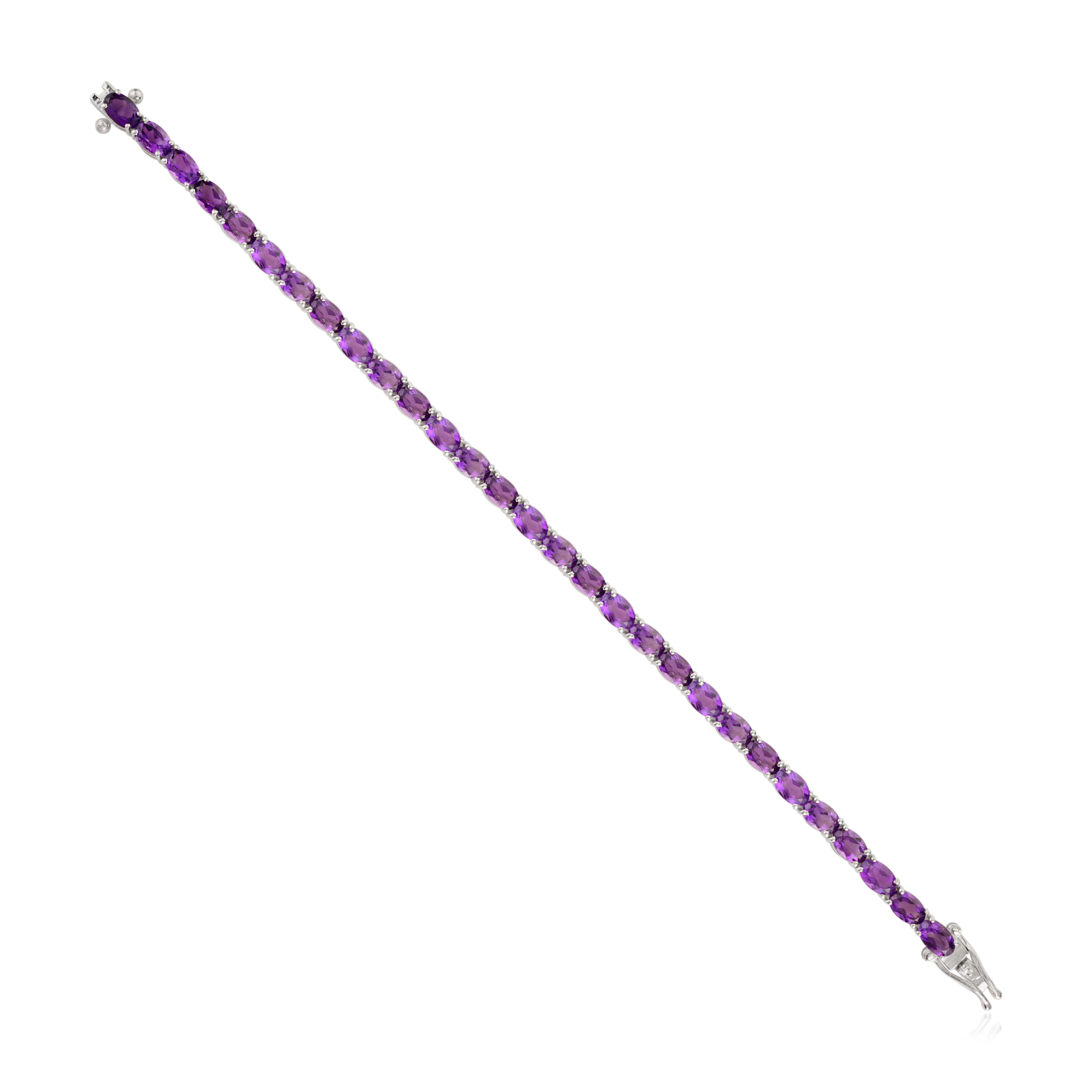 Contemporain Bracelet de tennis en argent 925 serti d'améthystes ovales pour elle Bijoux fins en vente