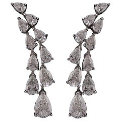 Boucles d'oreilles pendantes en or blanc 18k serties de diamants naturels taille poire de 2,50 carats