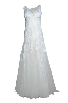 Pronovias, lace wedding dress with tulle and embroidered flowers