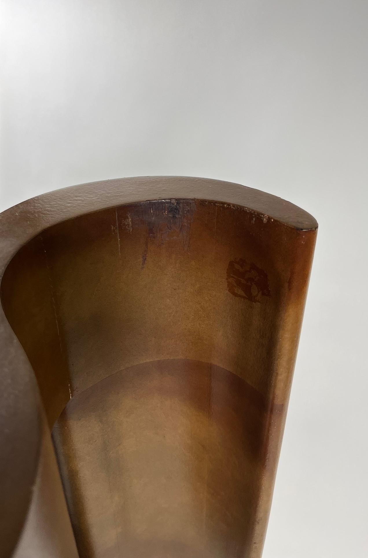 Propeller Table after a design by Samuel Marx For Sale 1