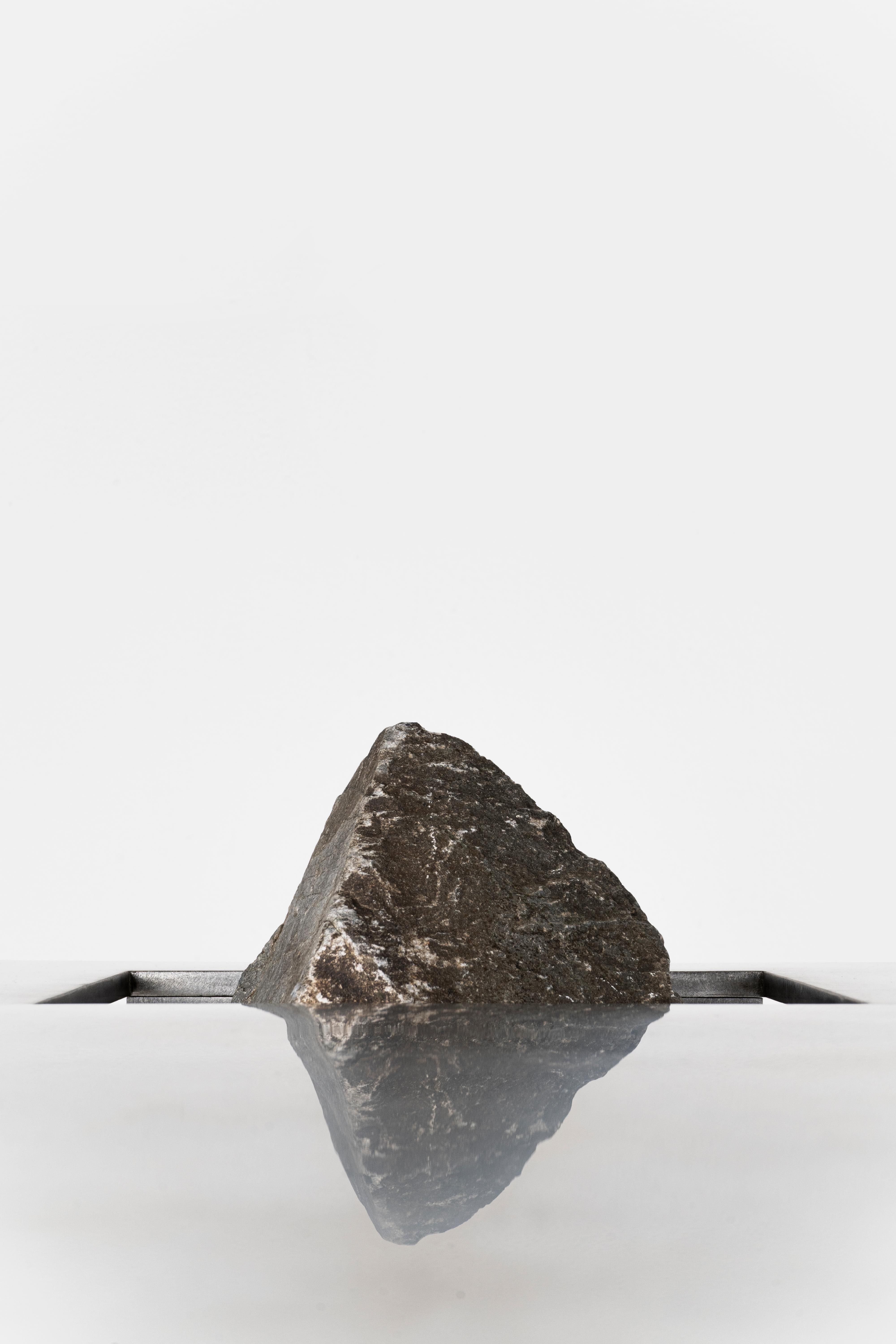 Proportions of Stone Table by Lee Sisan In New Condition For Sale In Geneve, CH
