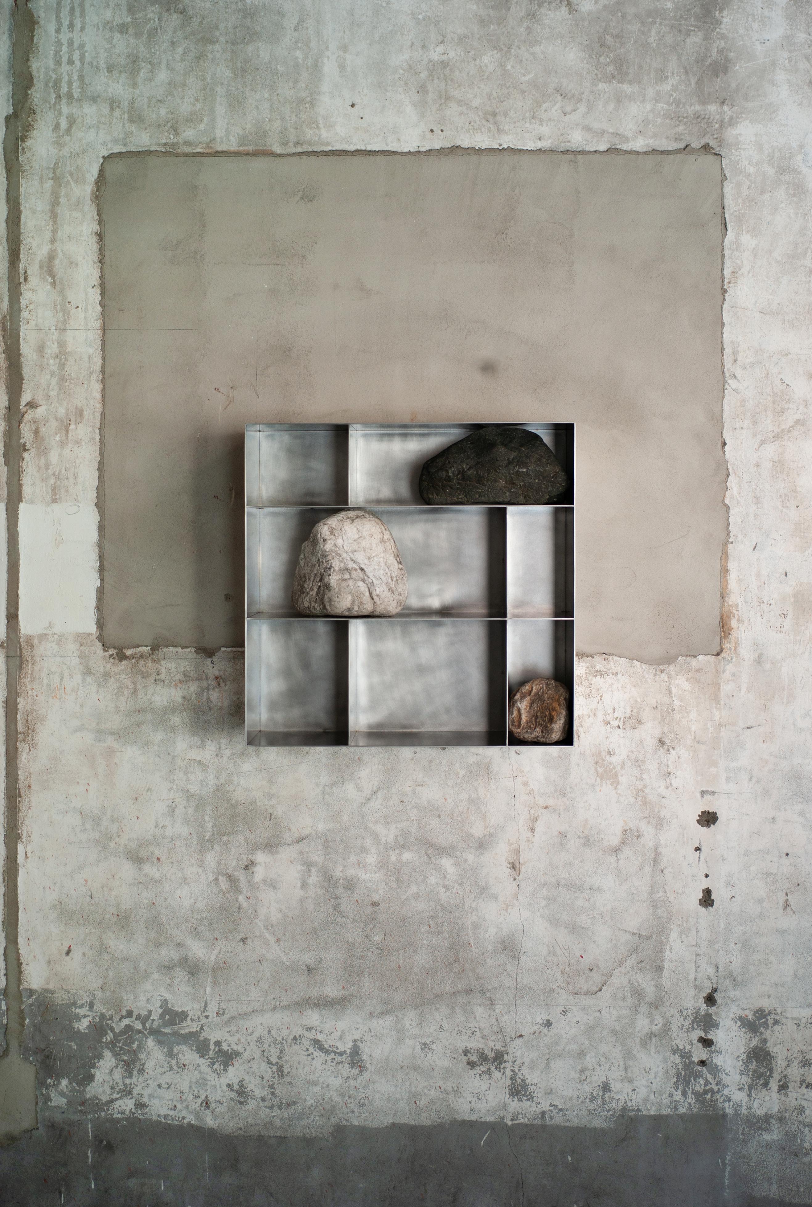 Proportionen des Steinmauerobjekts von Lee Sisan im Zustand „Neu“ im Angebot in Geneve, CH