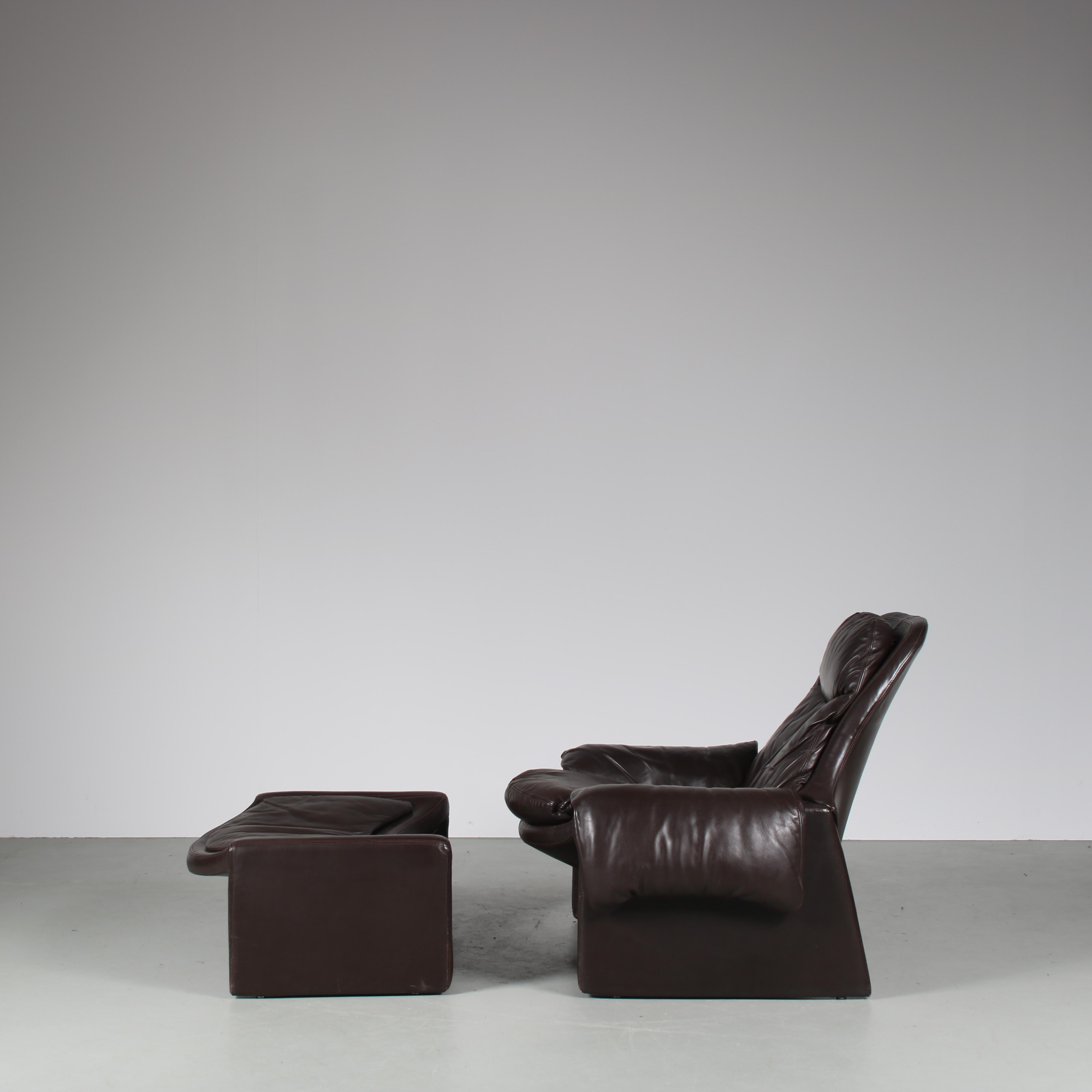 Italian “Proposals” Chair with Ottoman by Vittorio Introini for Saporiti, Italy, 1970 For Sale