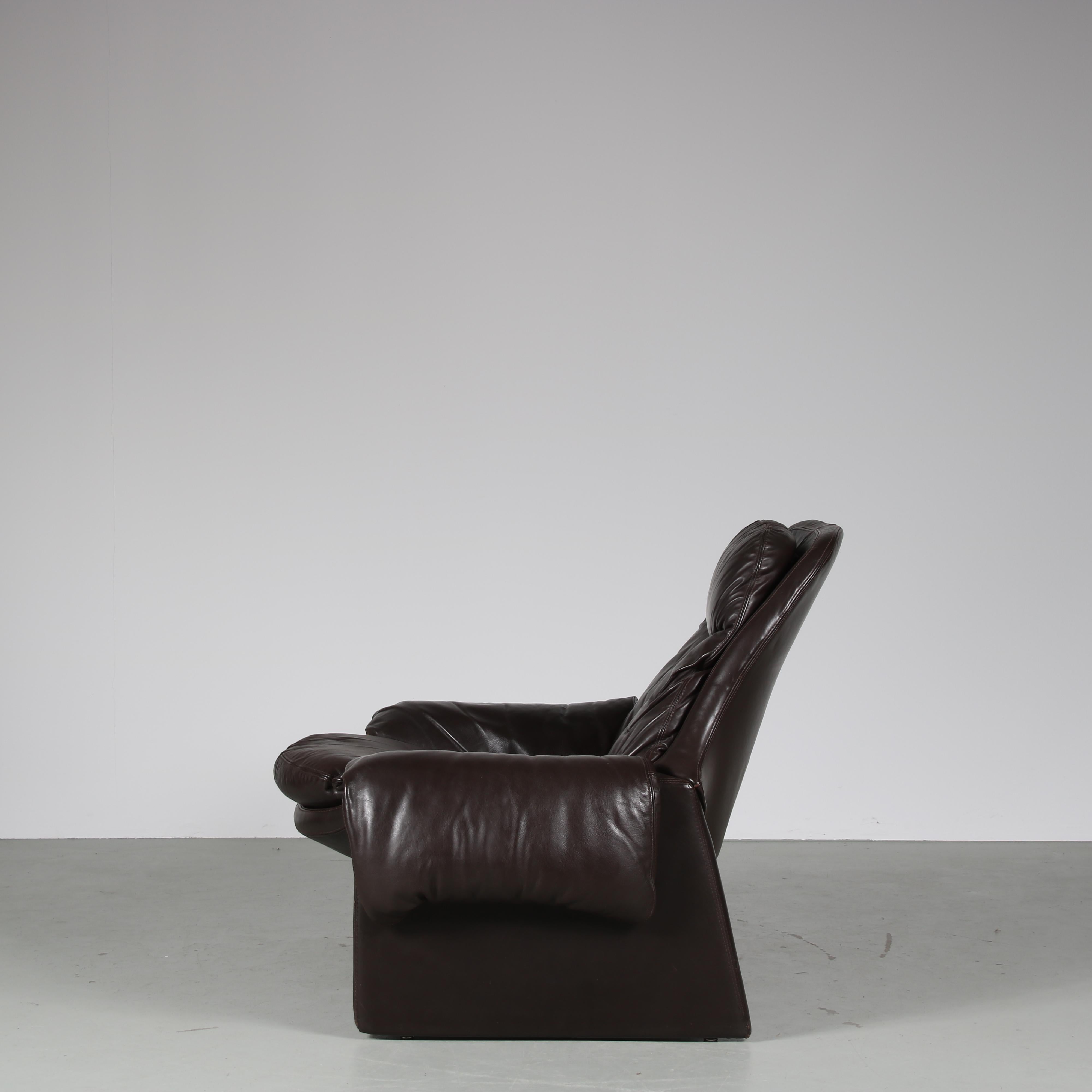 Leather “Proposals” Chair with Ottoman by Vittorio Introini for Saporiti, Italy, 1970 For Sale