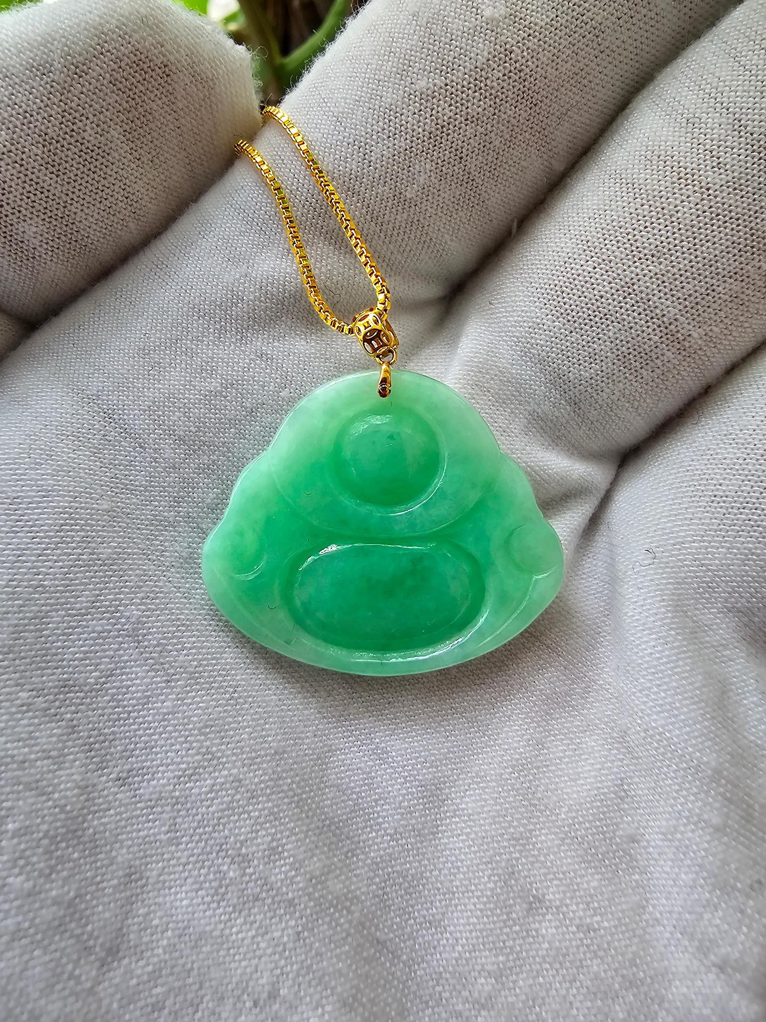 Prosperous Laughing Buddha Burmese A-Jadeite Pendant (with 18K Yellow Gold) For Sale 1
