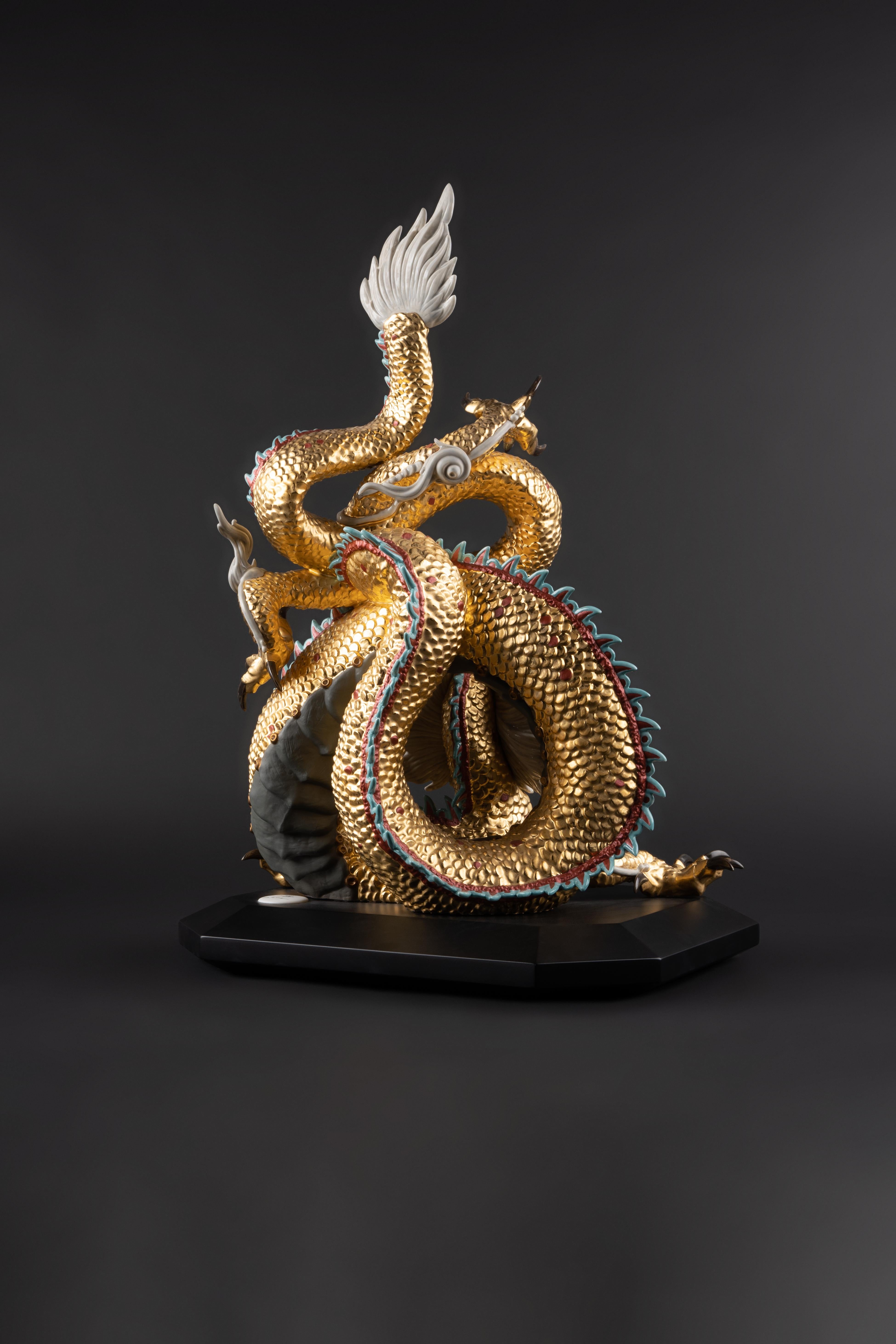 Lladró Schutzdrachen-Skulptur, Gold, Sonderedition, Limitierte Auflage im Zustand „Neu“ im Angebot in New York City, NY