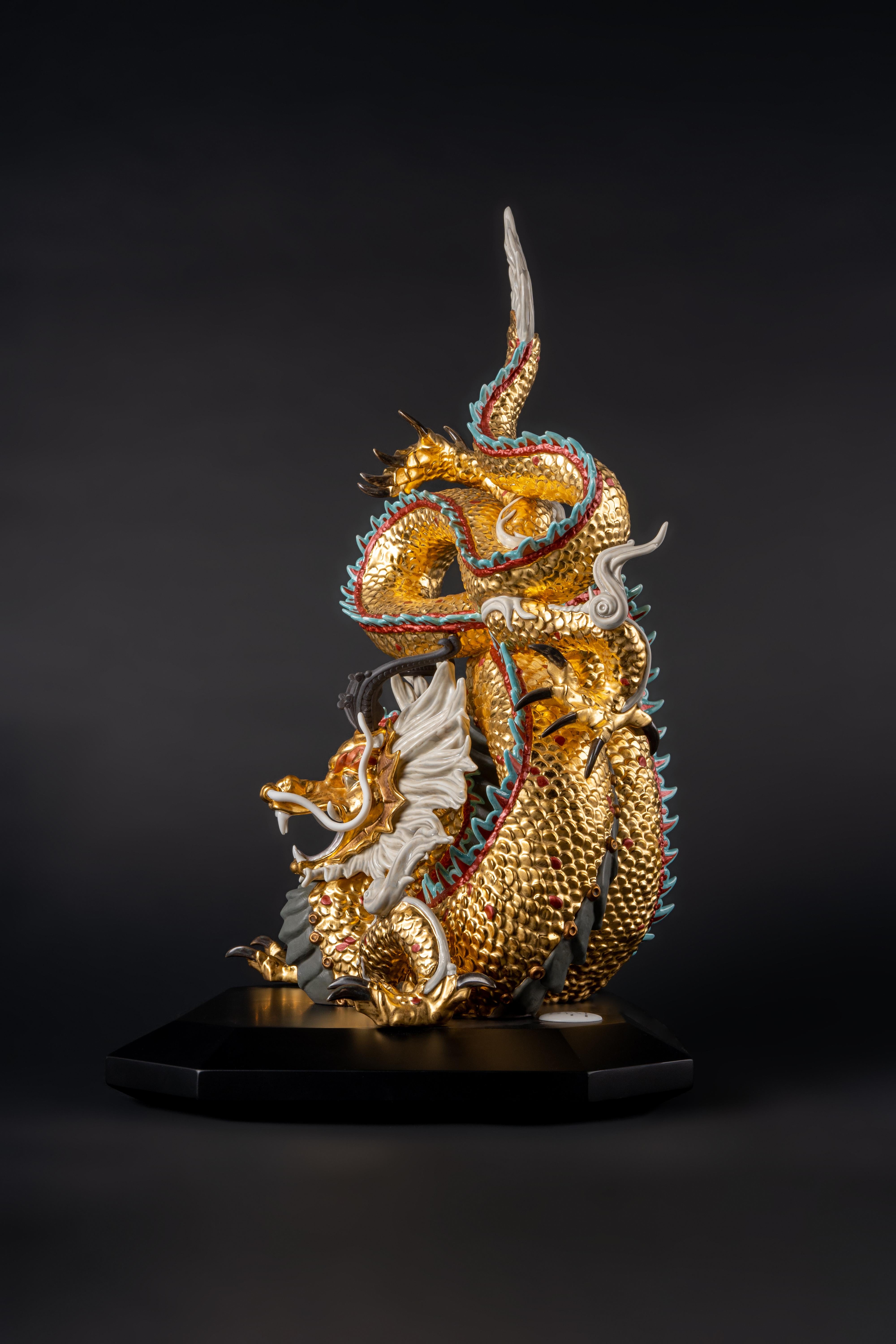 Spanish Lladró Protective Dragon Sculpture, Gold, Special Edition, Limited Edition For Sale