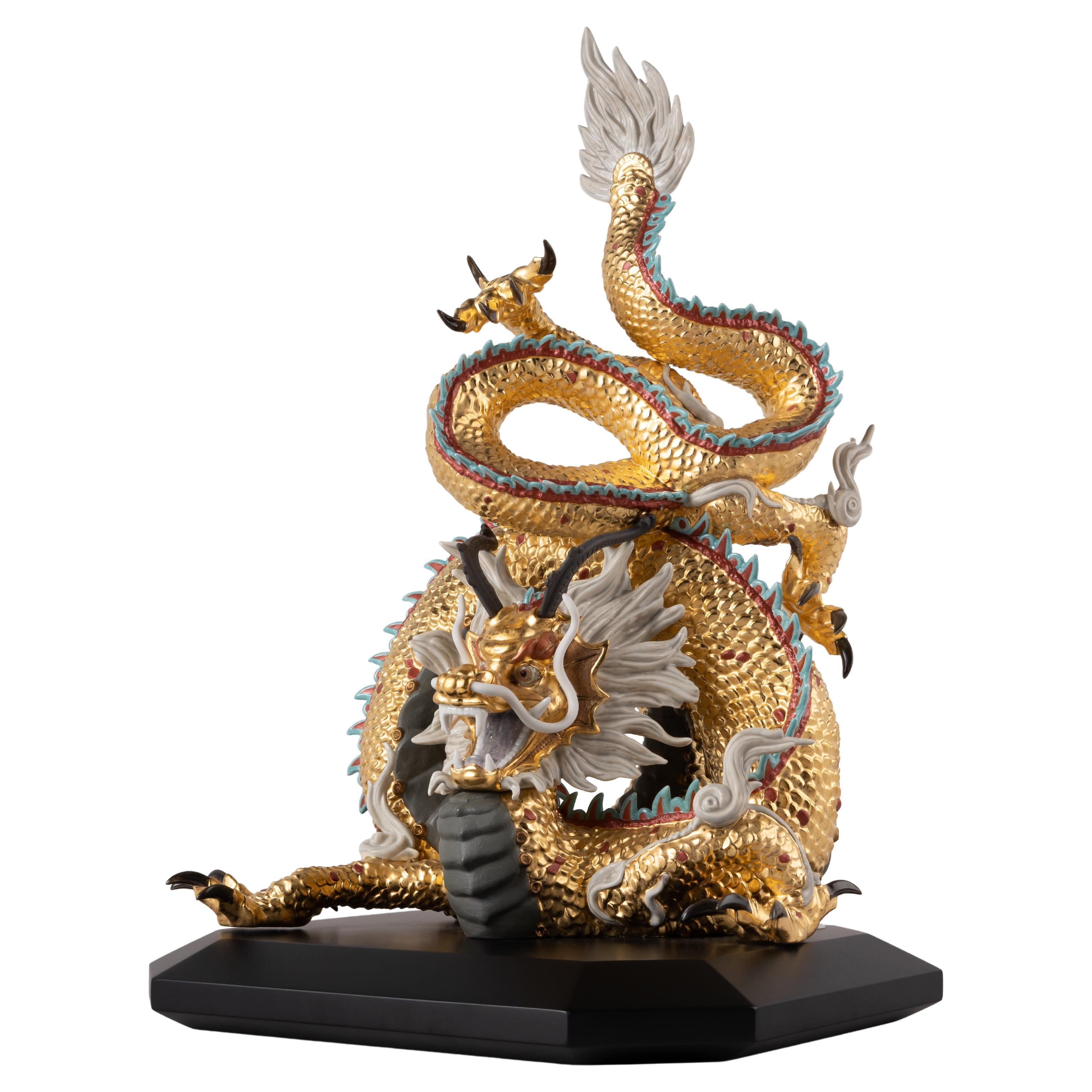 Lladró Schutzdrachen-Skulptur, Gold, Sonderedition, Limitierte Auflage im Angebot