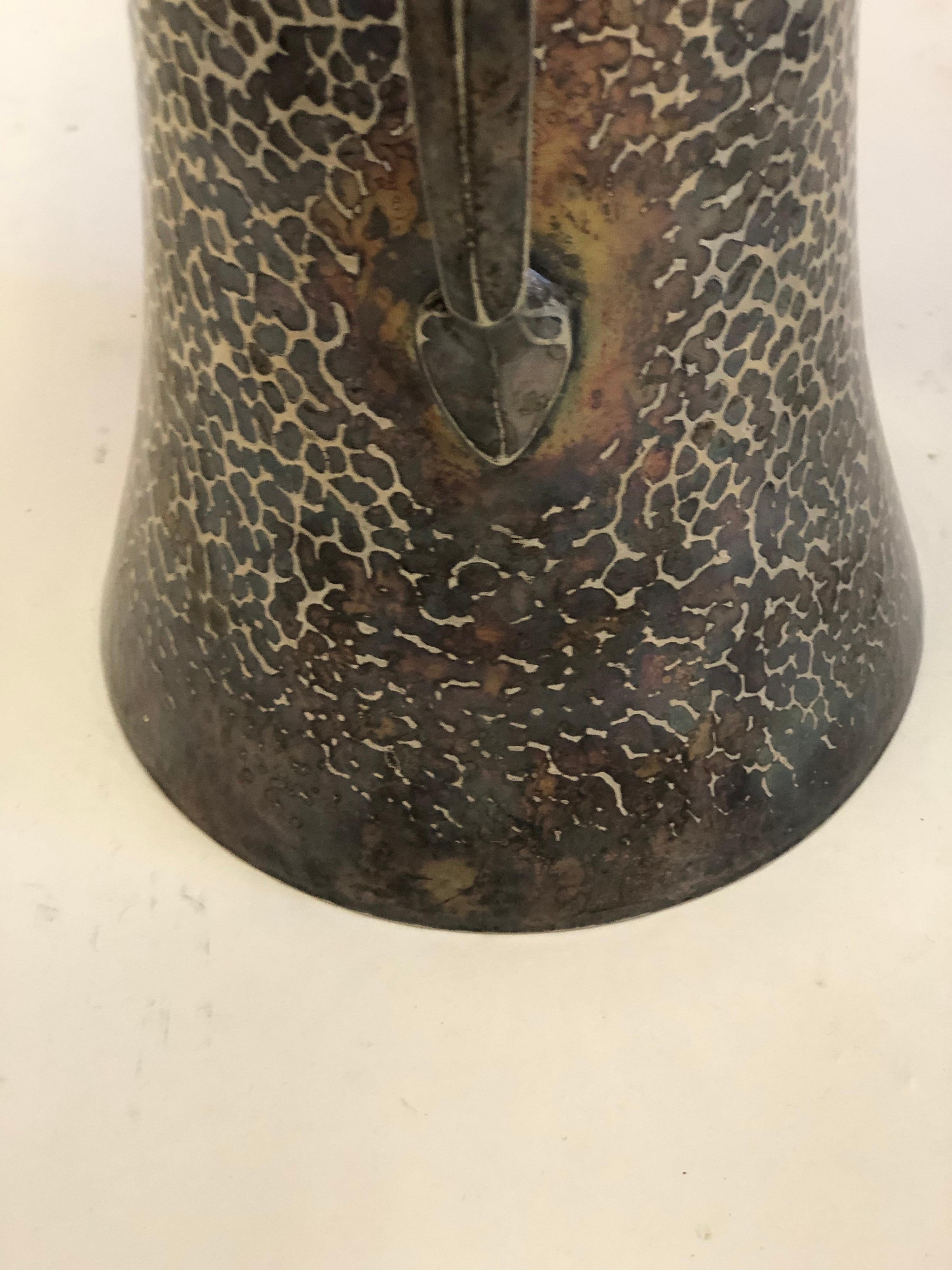 Proto Bauhaus Vase oder Weinkühler aus gehämmertem Silber und Kupfer von Hutscheneruther (20. Jahrhundert) im Angebot