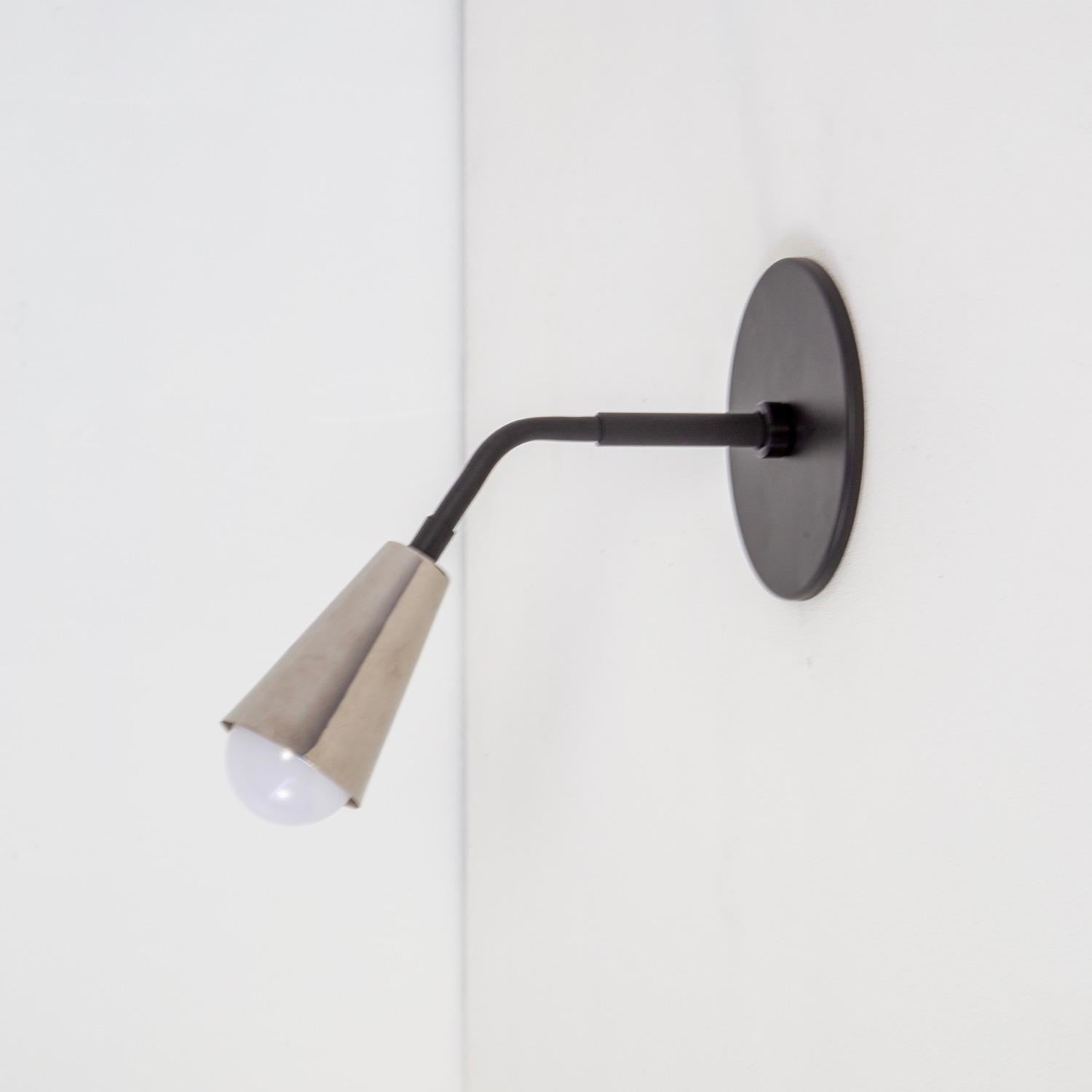 Prototipo Aplique Negro y Níquel by Research.Lighting, En Stock Estadounidense en venta