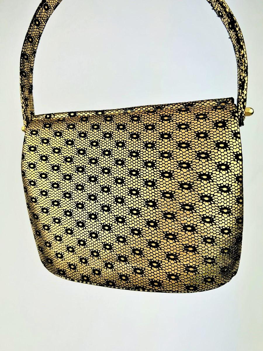 Prototyp von Christian Dior, eine Handtasche aus goldgestempeltem Wildleder – Paris um 1950 im Angebot 1