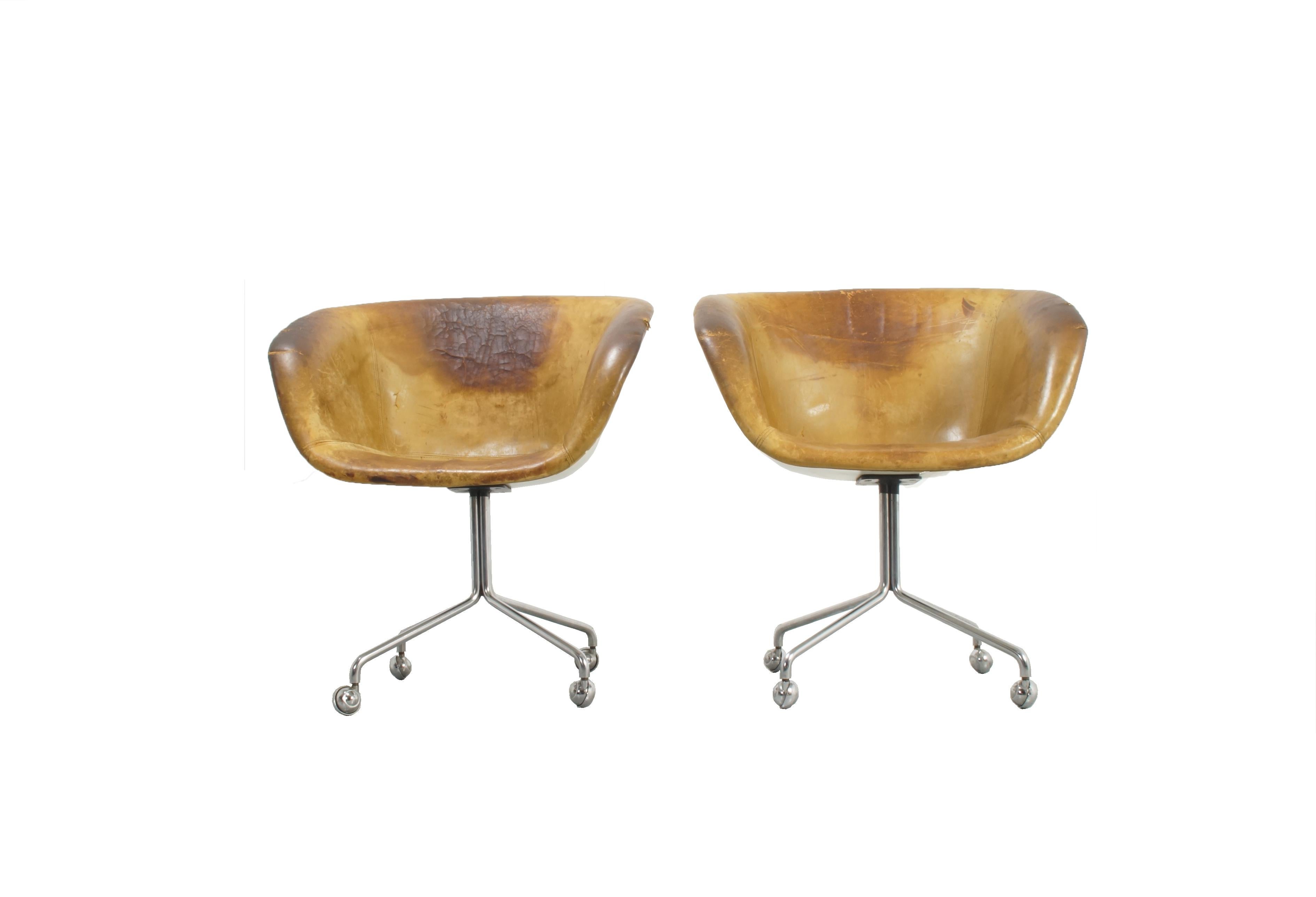 Fauteuils de direction en cuir rares, conçus par Horst W. Brüning en 1969

Deux chaises disponibles, prix par chaise.

La chaise est un prototype et, selon l'ancien directeur de la production de Kill International, seuls quelques échantillons