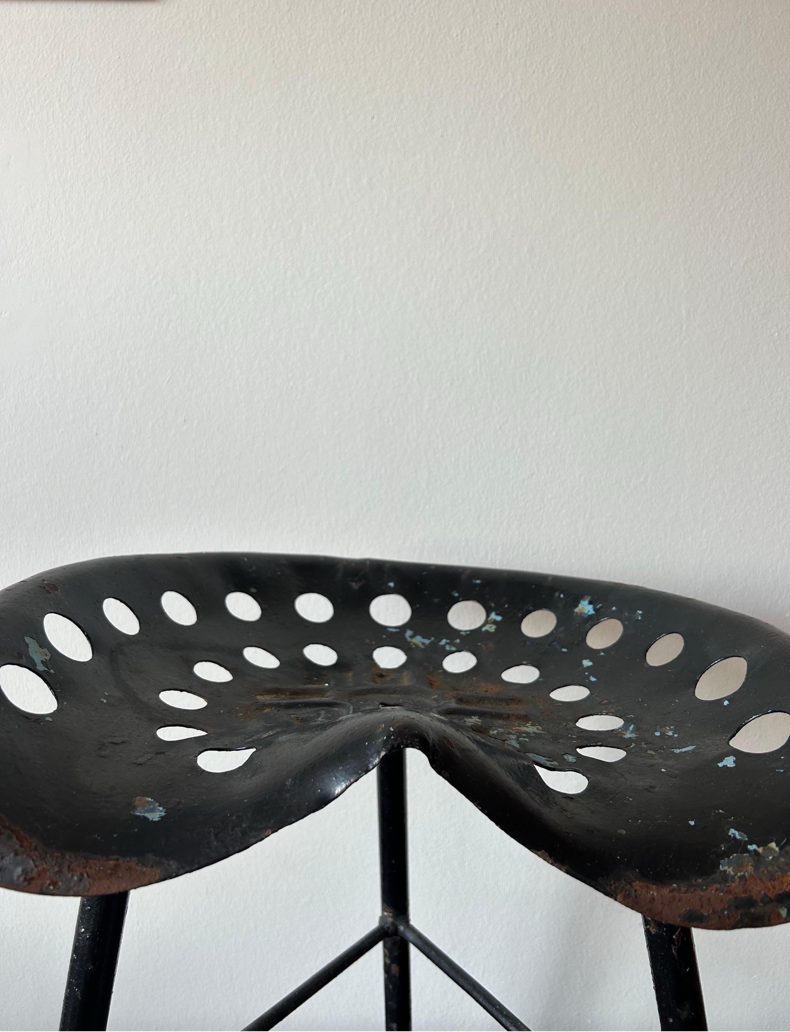 Prototype of a Mogens Lassen stool in lacquered metal, Denmark 1930’s In Fair Condition For Sale In Valby, 84