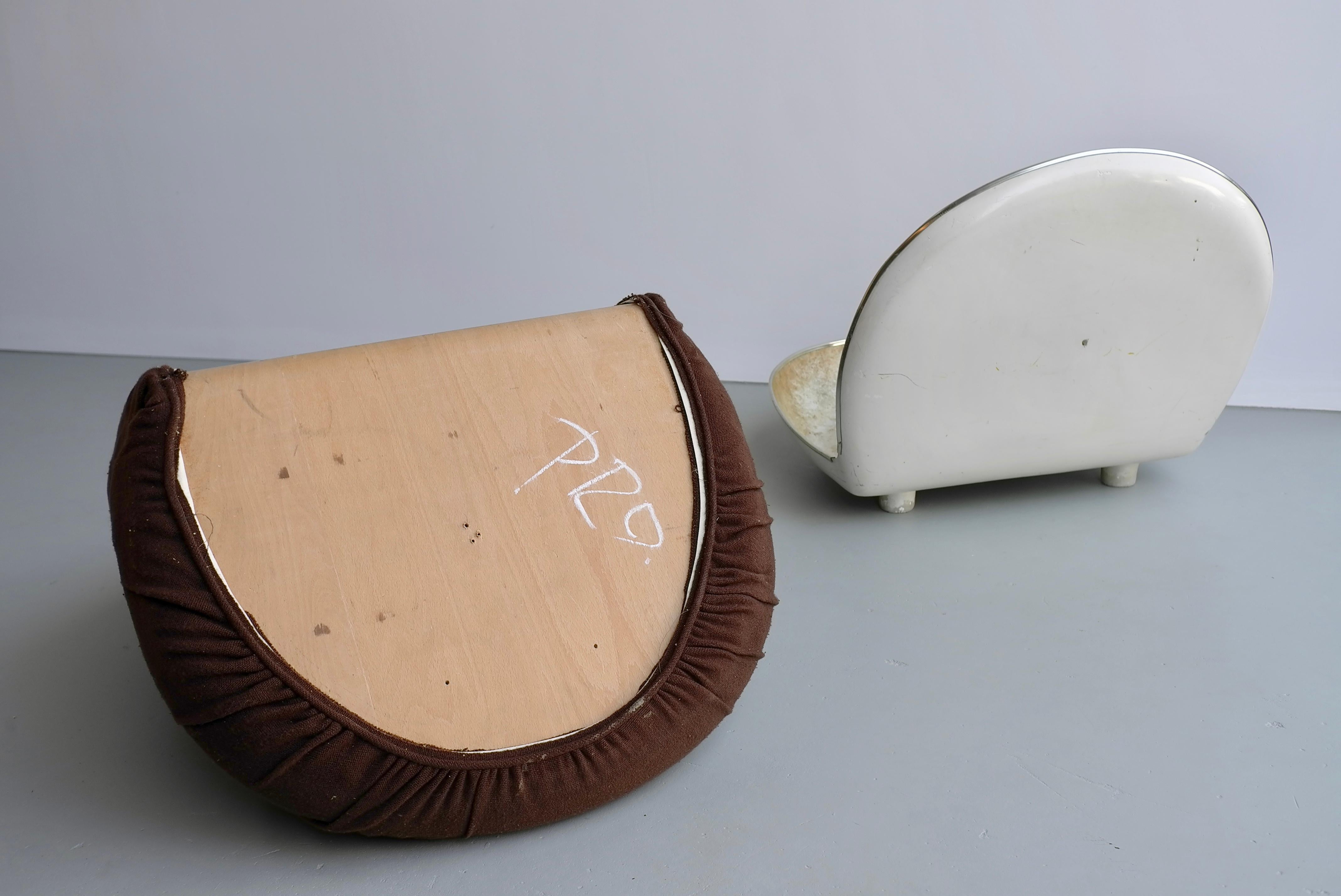 Pierre Paulin prototipo de tumbona Blub, Artifort 1971.

Oportunidad única de poseer una tumbona única de Pierre Paulin. La silla tiene una base de fibra de vidrio y un armazón de contrachapado tapizado con espuma y lana. Compramos este sillón en